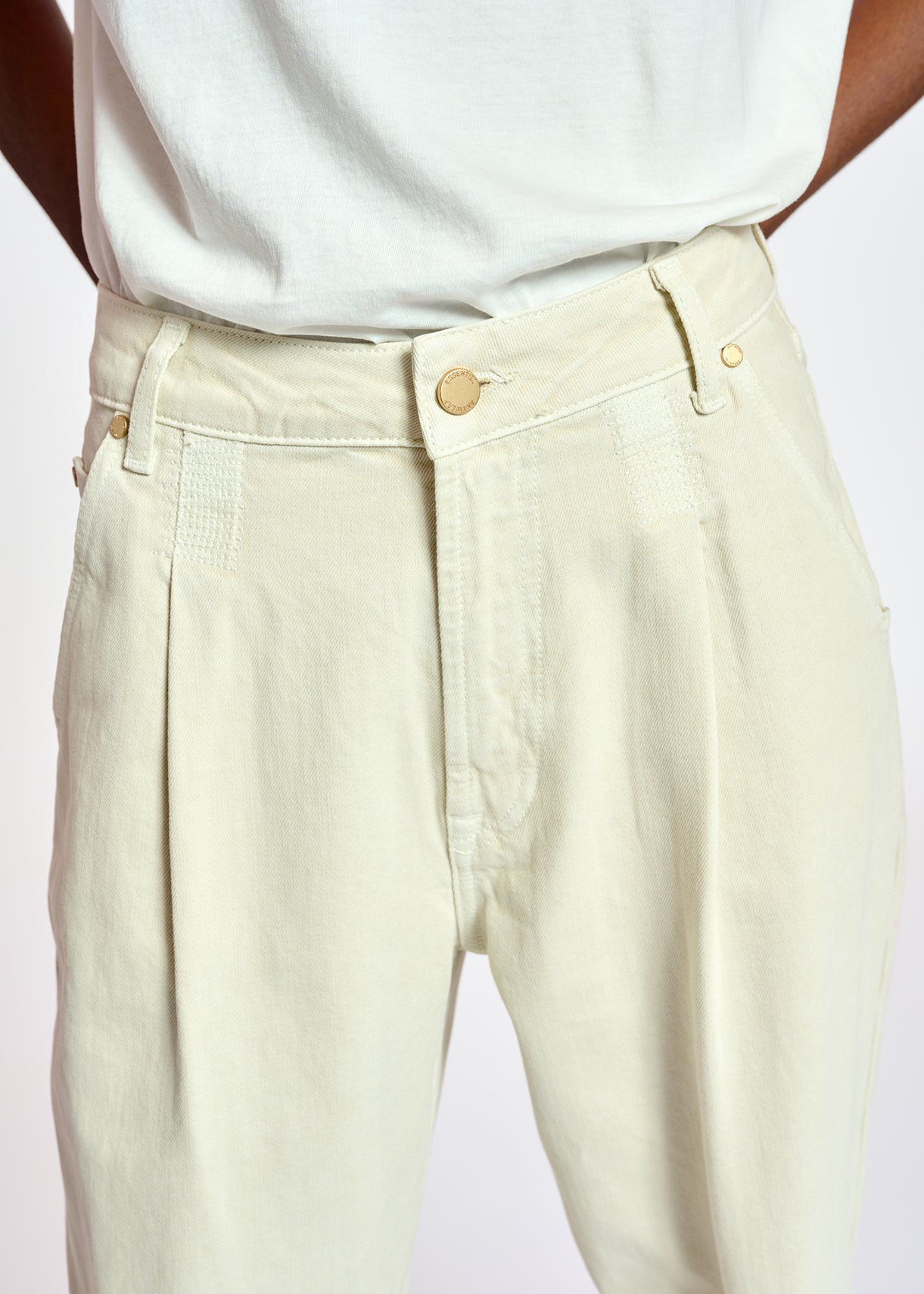 Jean boyfriend blanc cassé RE—SSENTIEL | Essentiel second hand