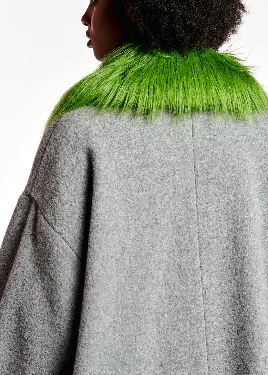 Grey wool-blend coat with green faux fur collar RE—SSENTIEL | Essentiel second hand