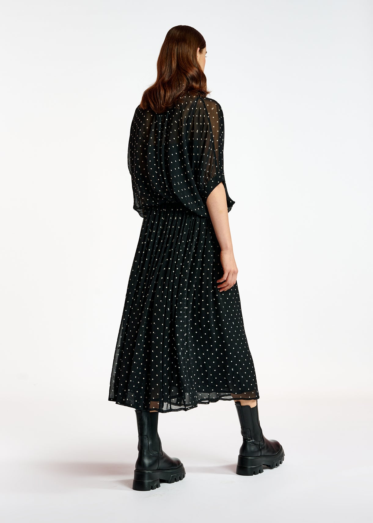 Zwart en witte volumineuze top met stippen RE—SSENTIEL | Essentiel second hand