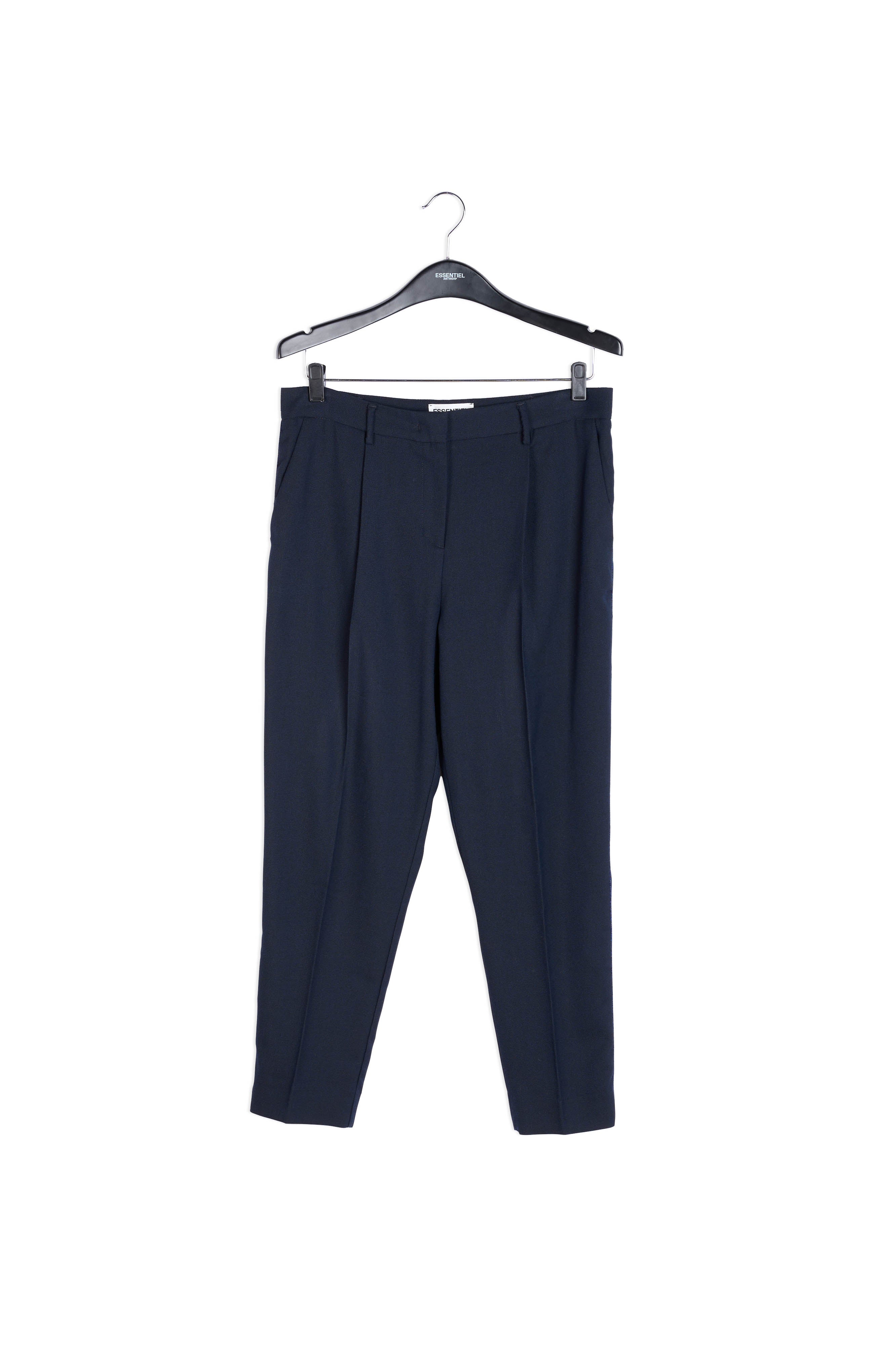 Pantalon 7/8ème bleu foncé aux jambes fuselées RE—SSENTIEL | Essentiel second hand