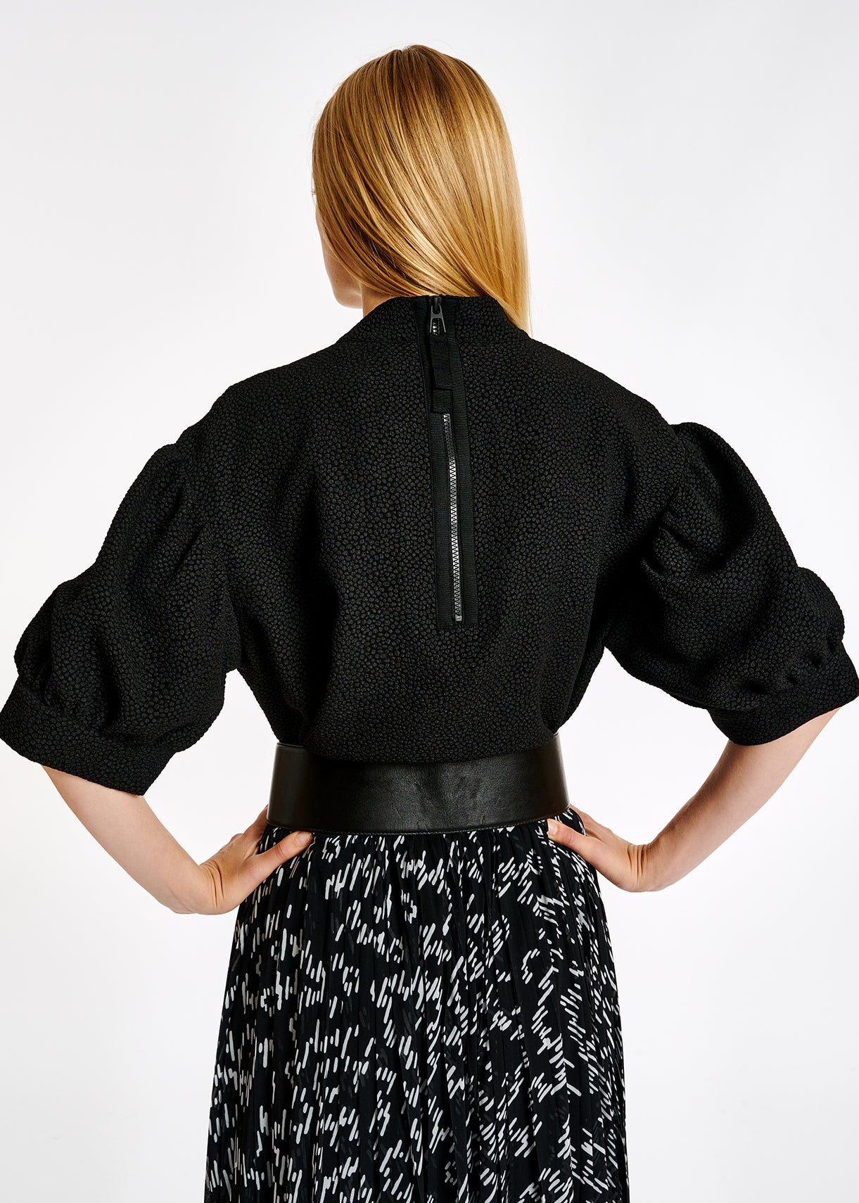 Black top with puffed sleeves RE—SSENTIEL | Essentiel second hand