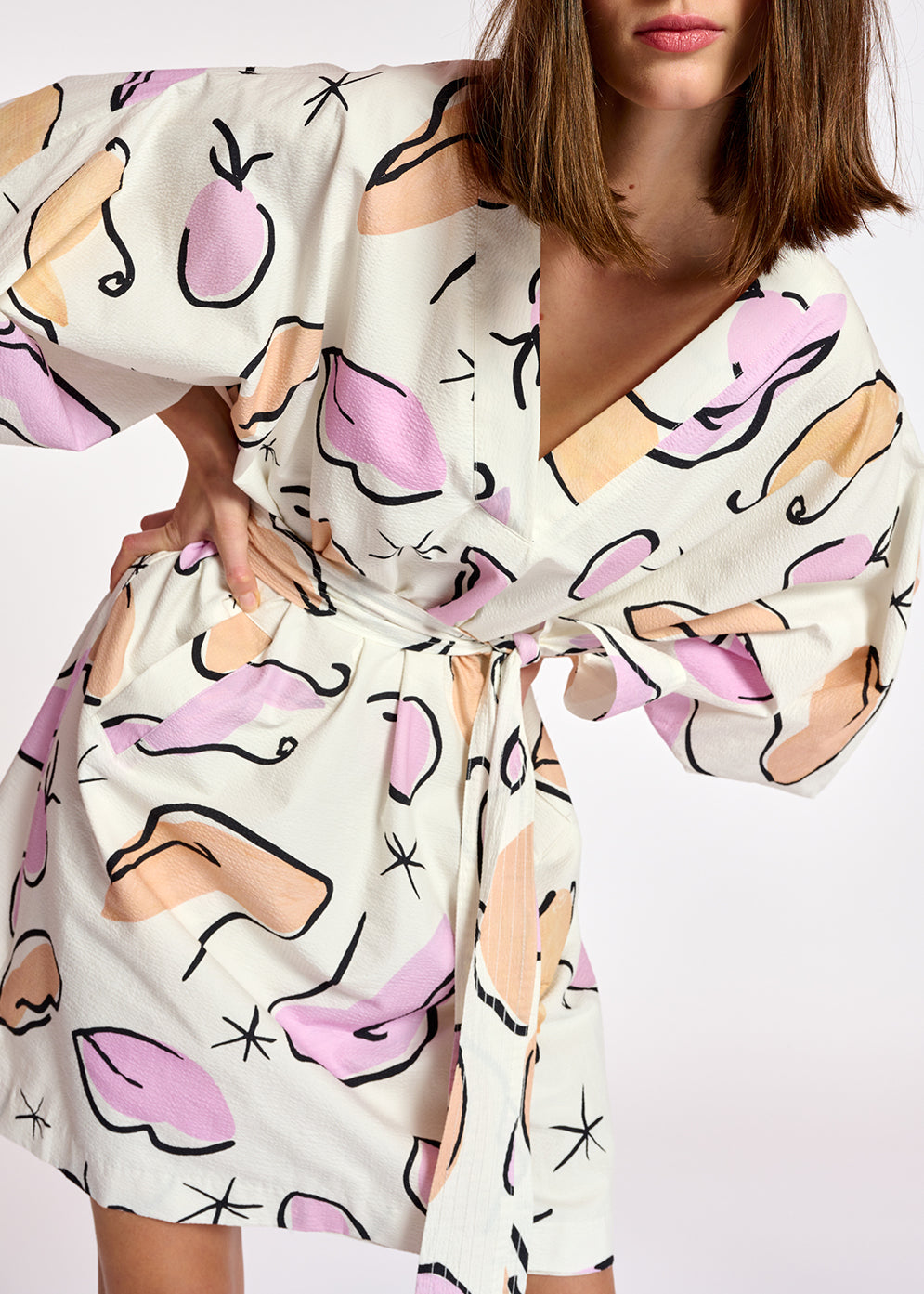 Witte mini-jurk met abstracte print RE—SSENTIEL | Essentiel second hand