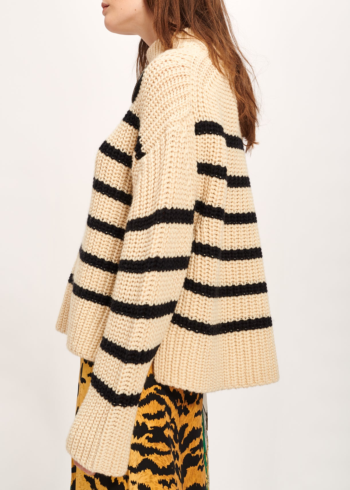 Pull écru et noir en maille côtelée à rayures RE—SSENTIEL | Essentiel second hand