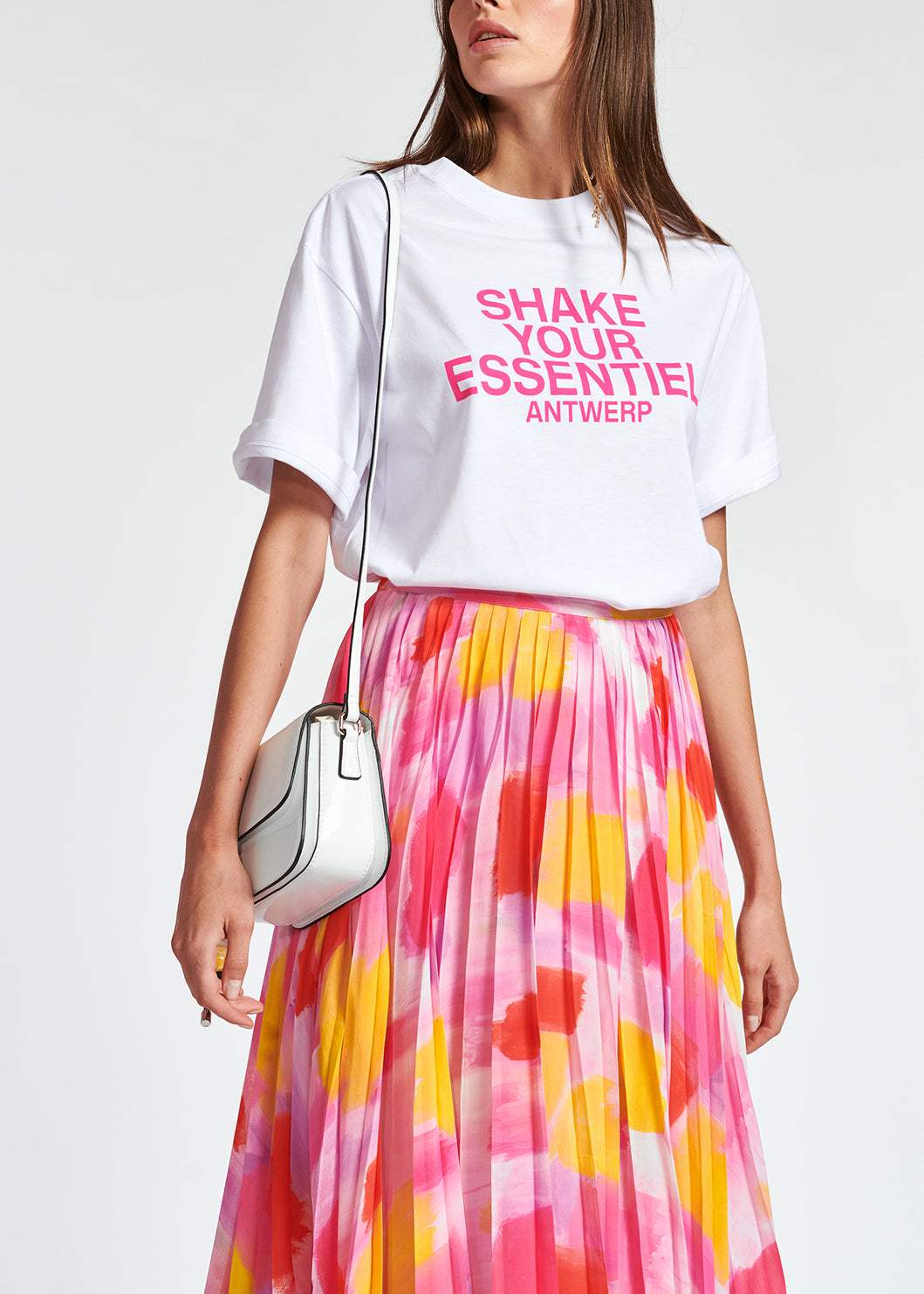 White loose-fit 'Shake your Essentiel Antwerp' T-shirt RE—SSENTIEL | Essentiel second hand