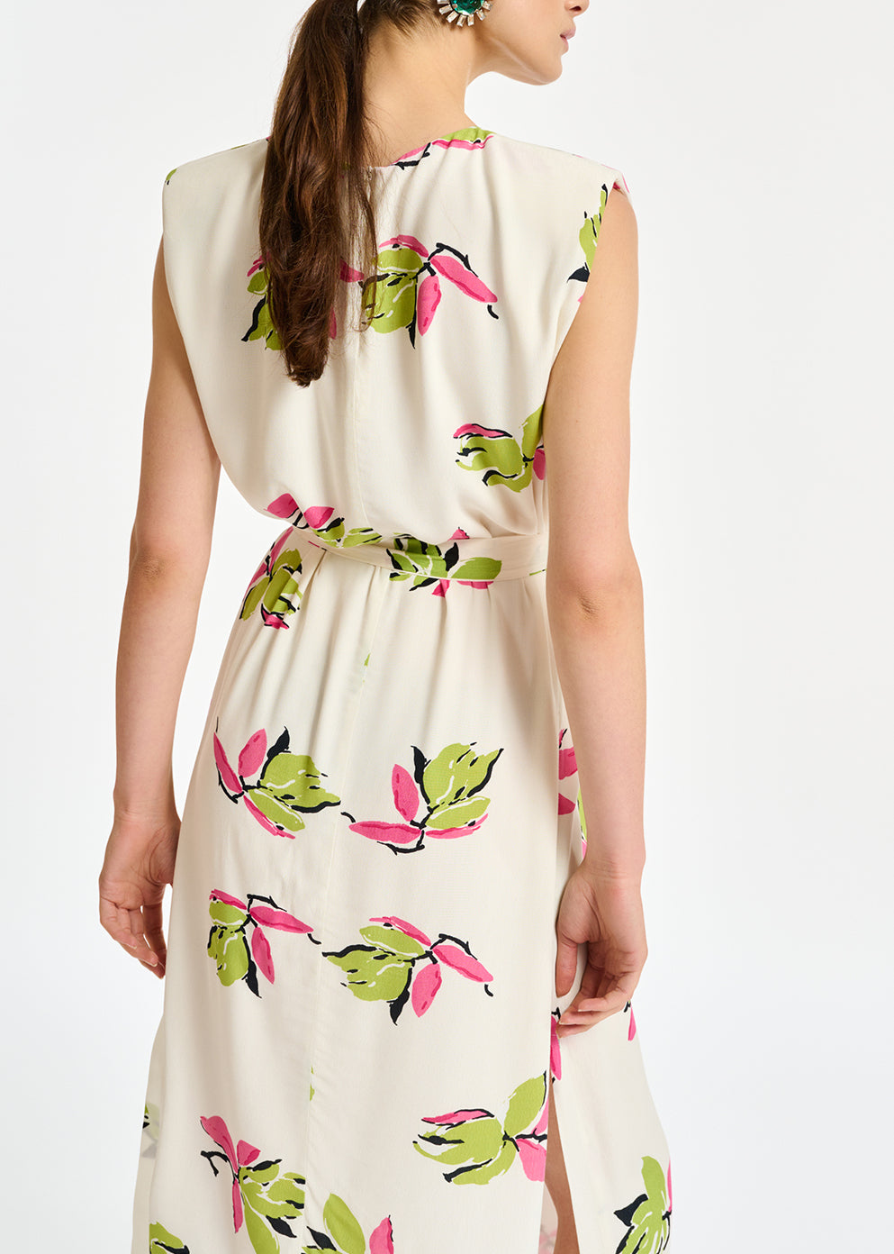 Robe midi blanc cassé à fleurs avec épaulettes RE—SSENTIEL | Essentiel second hand