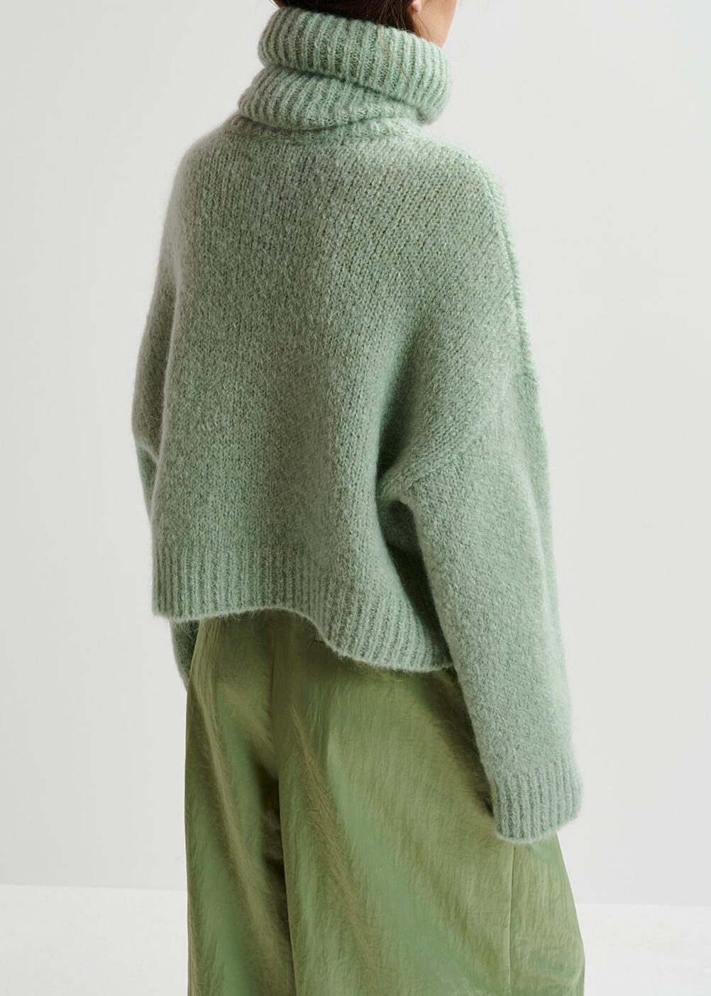 Light green turtleneck knit sweater RE—SSENTIEL | Essentiel second hand