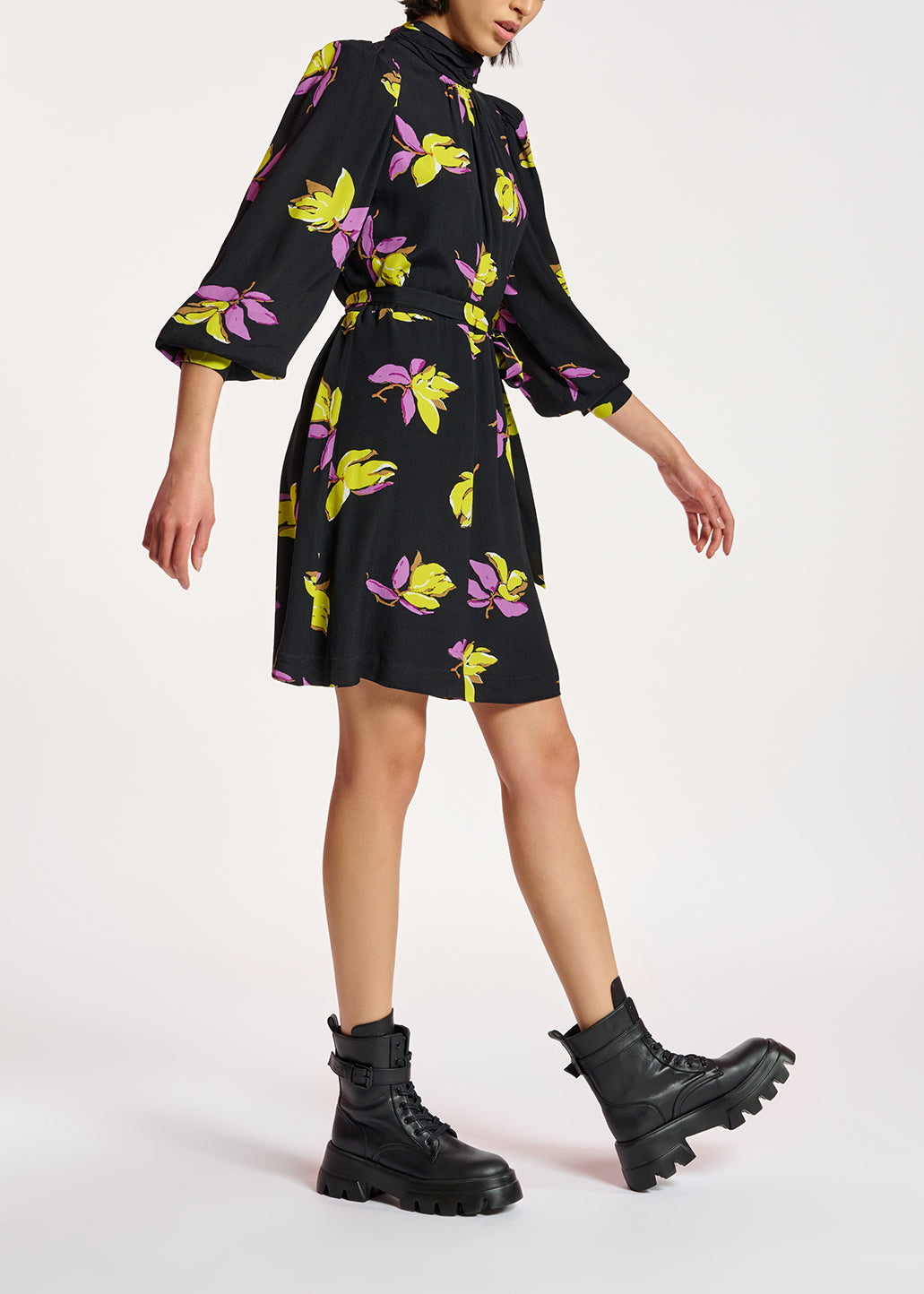 Mini-robe noire à  imprimé fleuri RE—SSENTIEL | Essentiel second hand