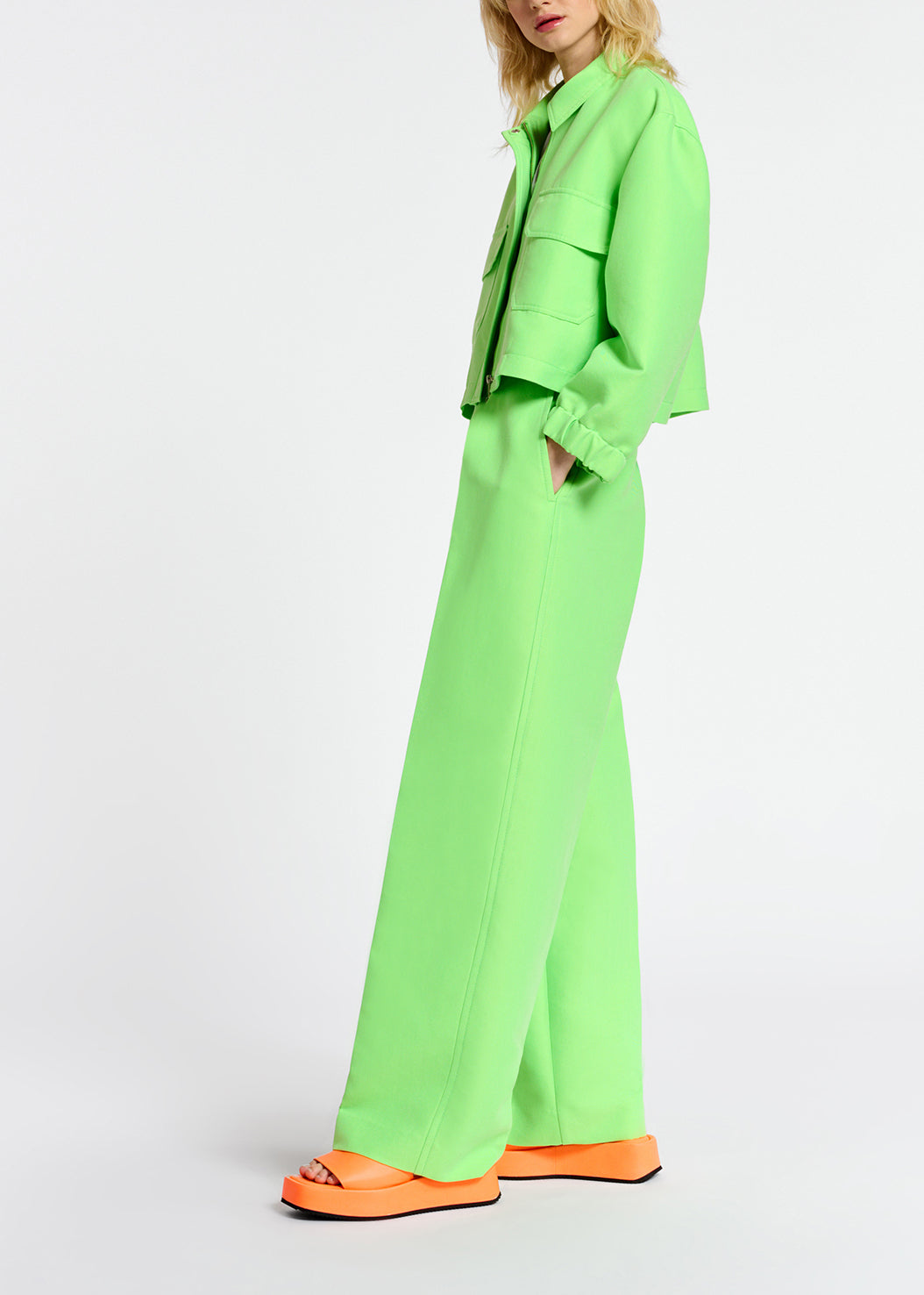 Neon green straight-leg pants RE—SSENTIEL | Essentiel second hand
