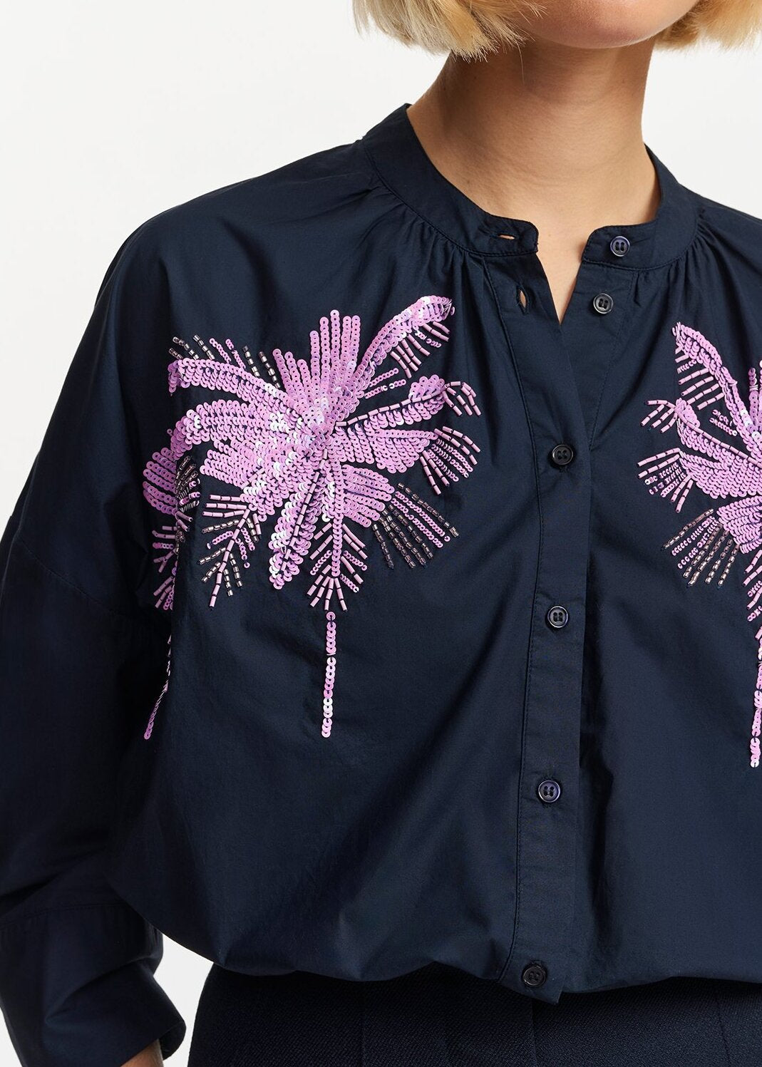 Chemise en coton bleu marine à broderie RE—SSENTIEL | Essentiel second hand