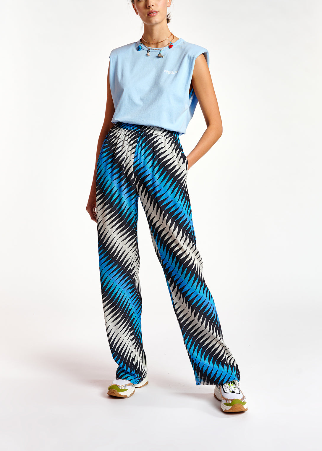 Blue, black and white graphic print wide-leg pants RE—SSENTIEL | Essentiel second hand
