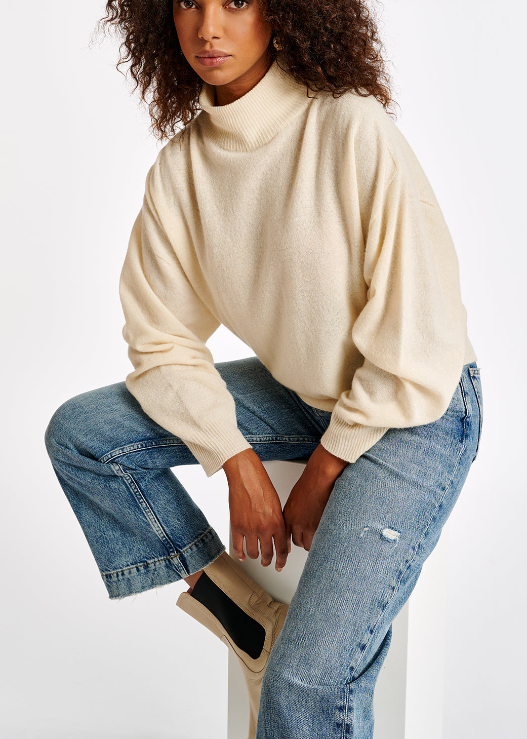 Pull à col roulé blanc cassé en mélange de mérinos RE—SSENTIEL | Essentiel second hand