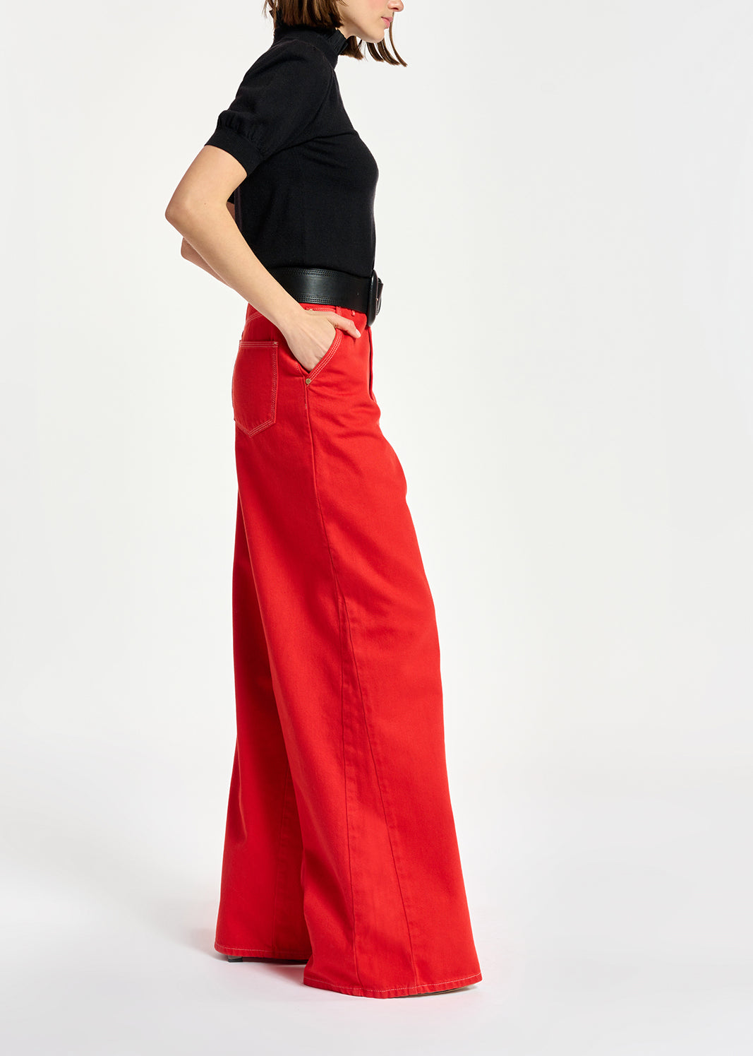 Pull noir à  manches courtes avec col montant RE—SSENTIEL | Essentiel second hand