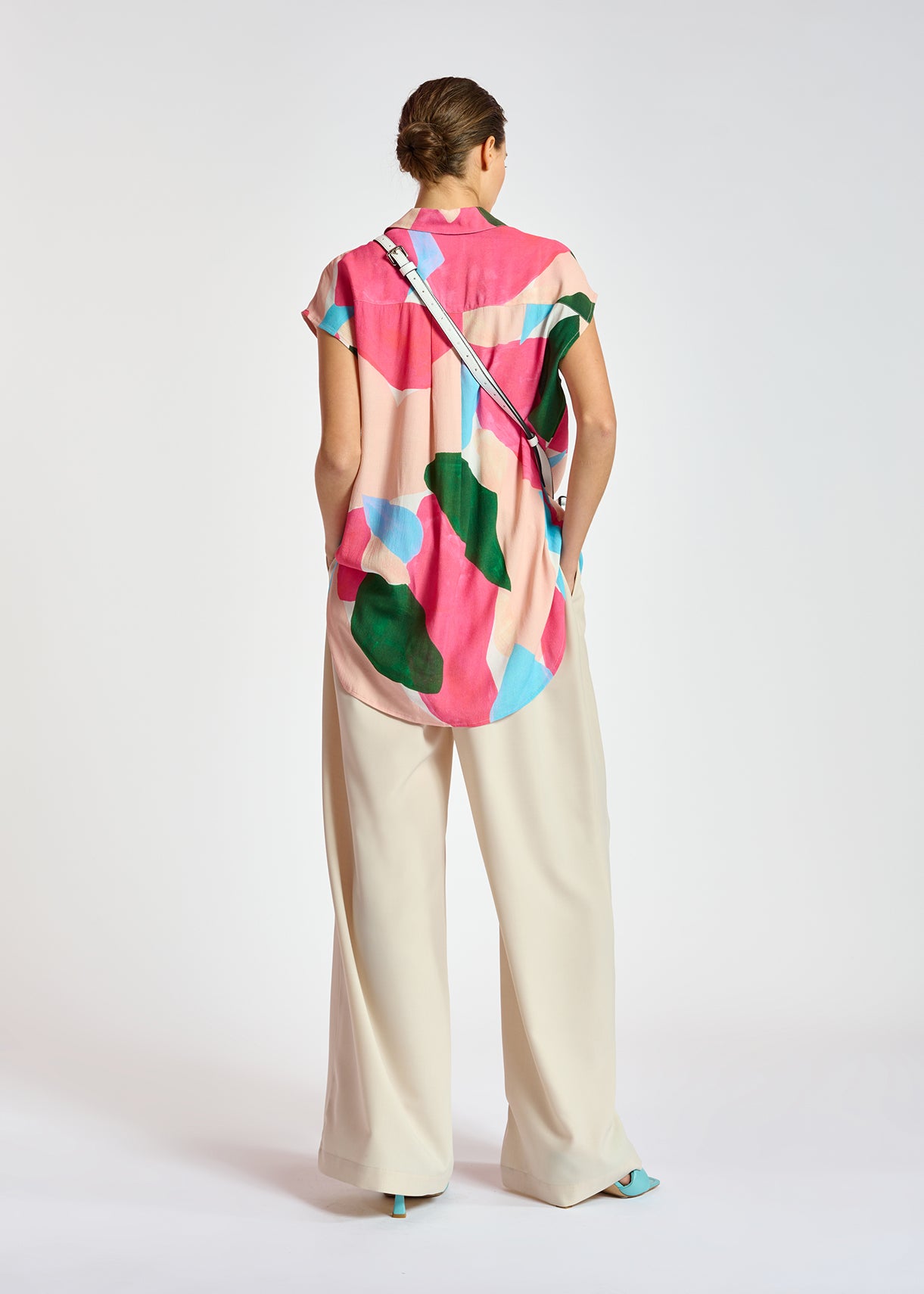 Kleurrijk mouwloos hemd met grafische print RE—SSENTIEL | Essentiel second hand