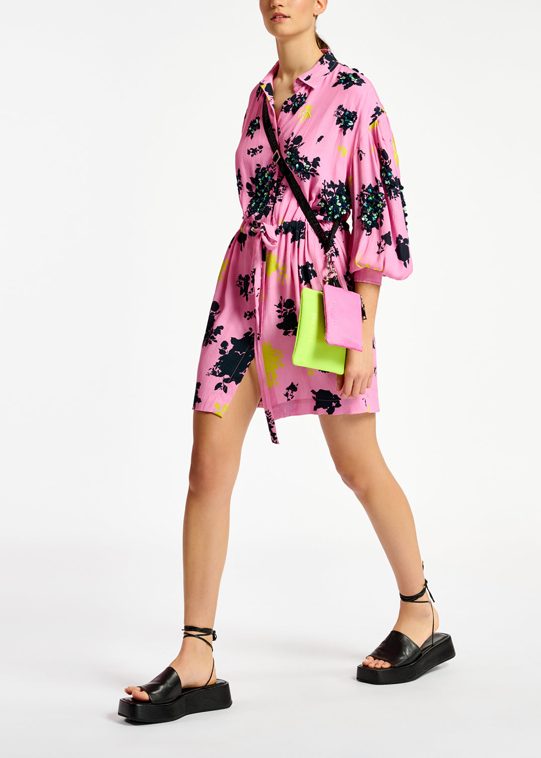 Mini robe à imprimé fleuri rose, noir et jaune RE—SSENTIEL | Essentiel second hand