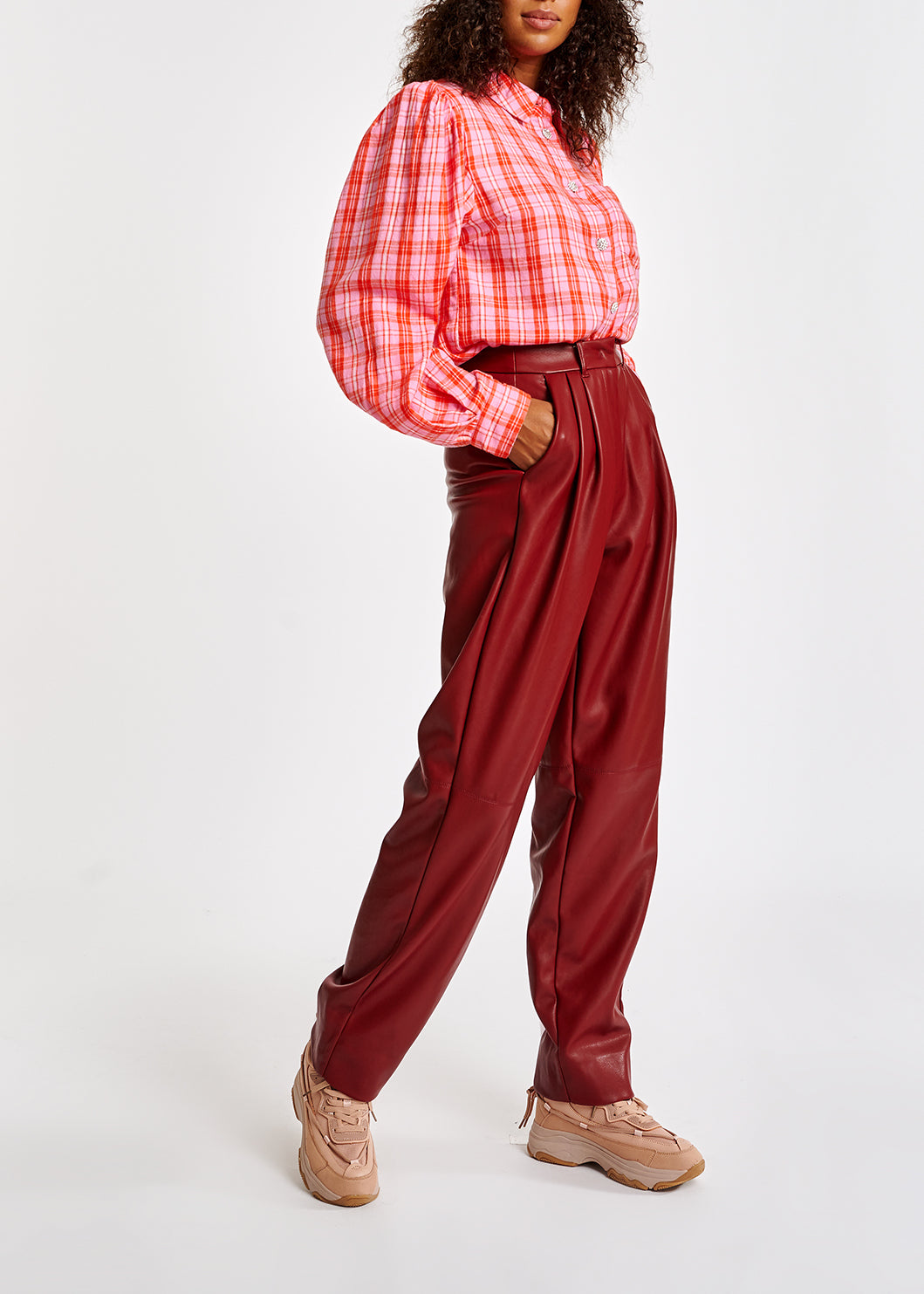 Red faux leather baggy-fit pants RE—SSENTIEL | Essentiel second hand