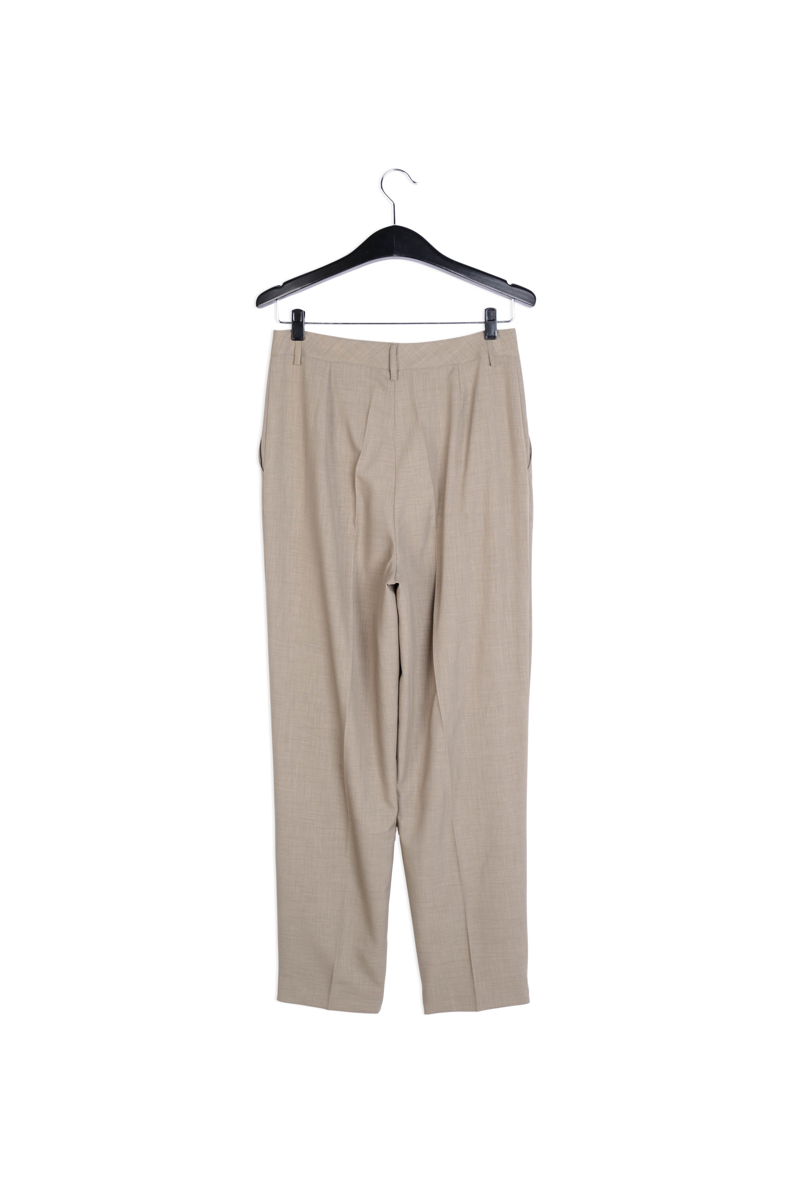 Pantalon kaki aux jambes effilées RE—SSENTIEL | Essentiel second hand