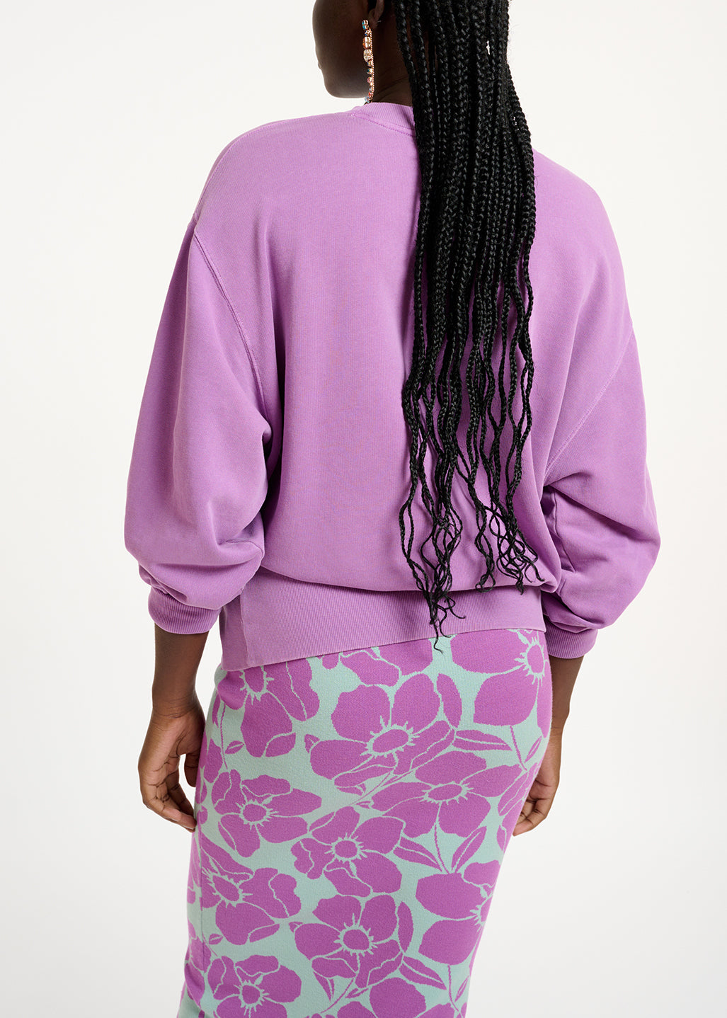 Sweatshirt pourpre en coton bio avec texte RE—SSENTIEL | Essentiel second hand