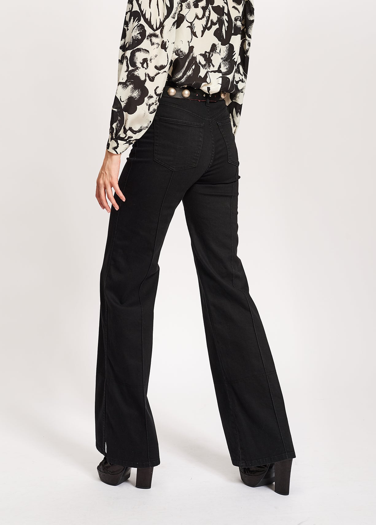 Zwarte katoenmix jeans met uitlopende pijpen RE—SSENTIEL | Essentiel second hand