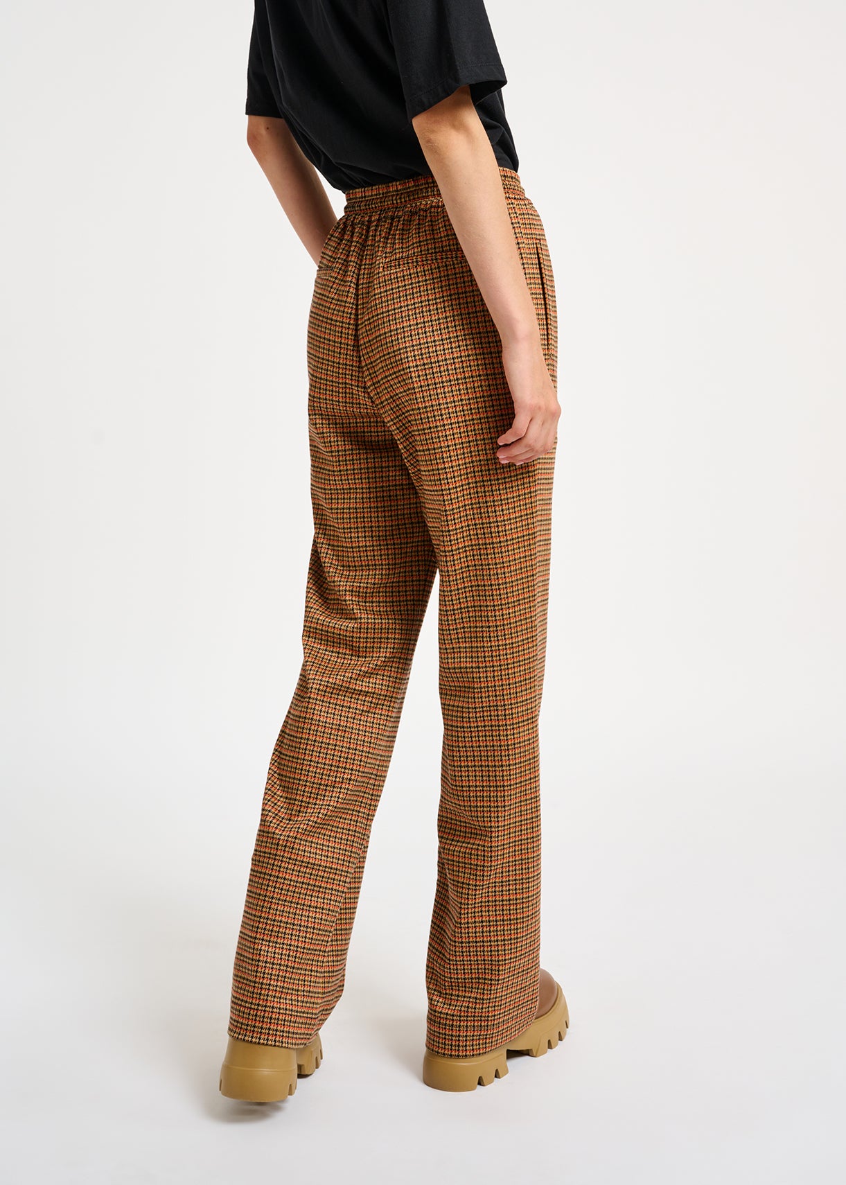 Off-white and orange houndstooth motif pants RE—SSENTIEL | Essentiel second hand