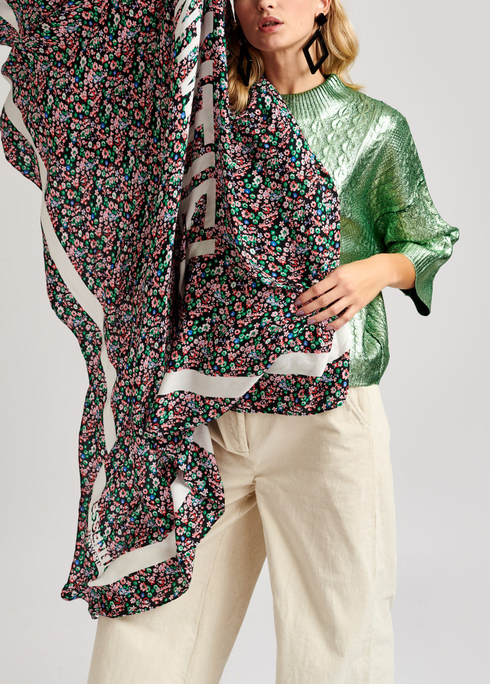 Black, green and red floral scarf RE—SSENTIEL | Essentiel second hand