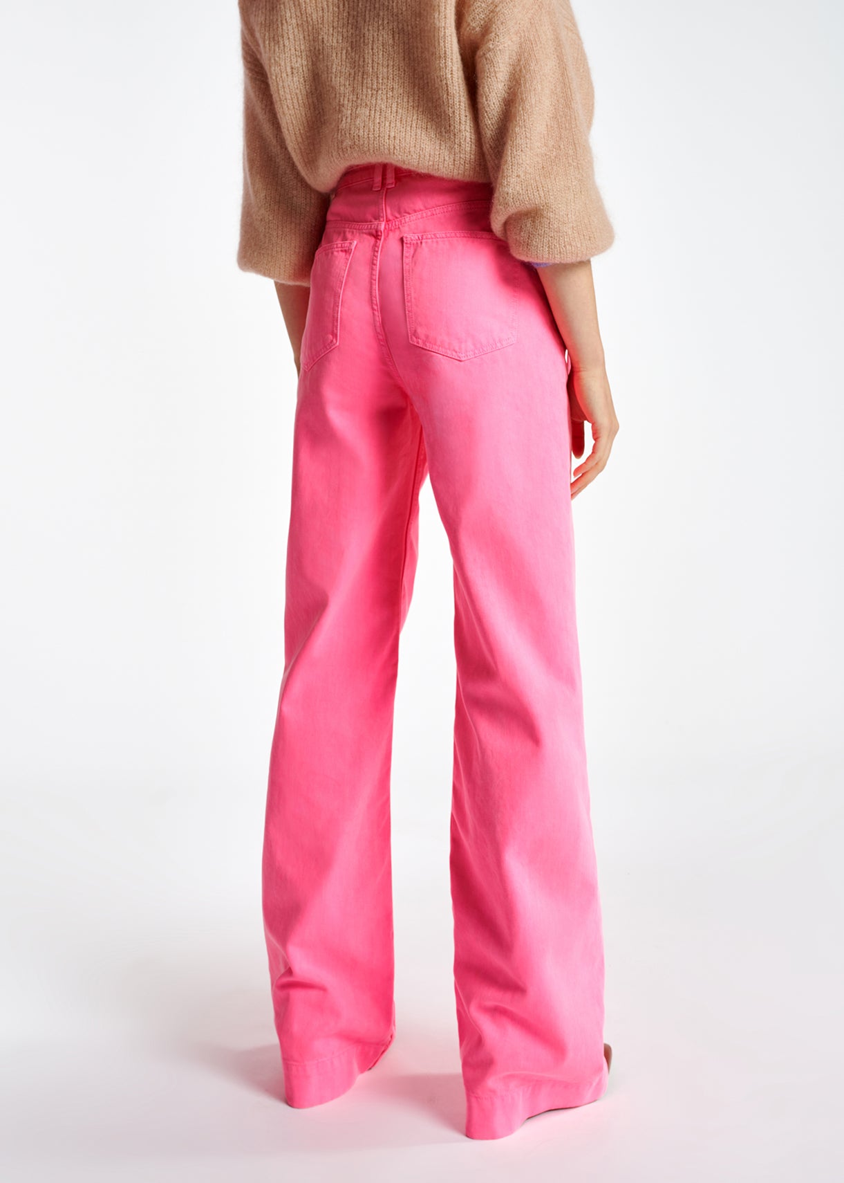 Jean rose fluo aux jambes larges RE—SSENTIEL | Essentiel second hand