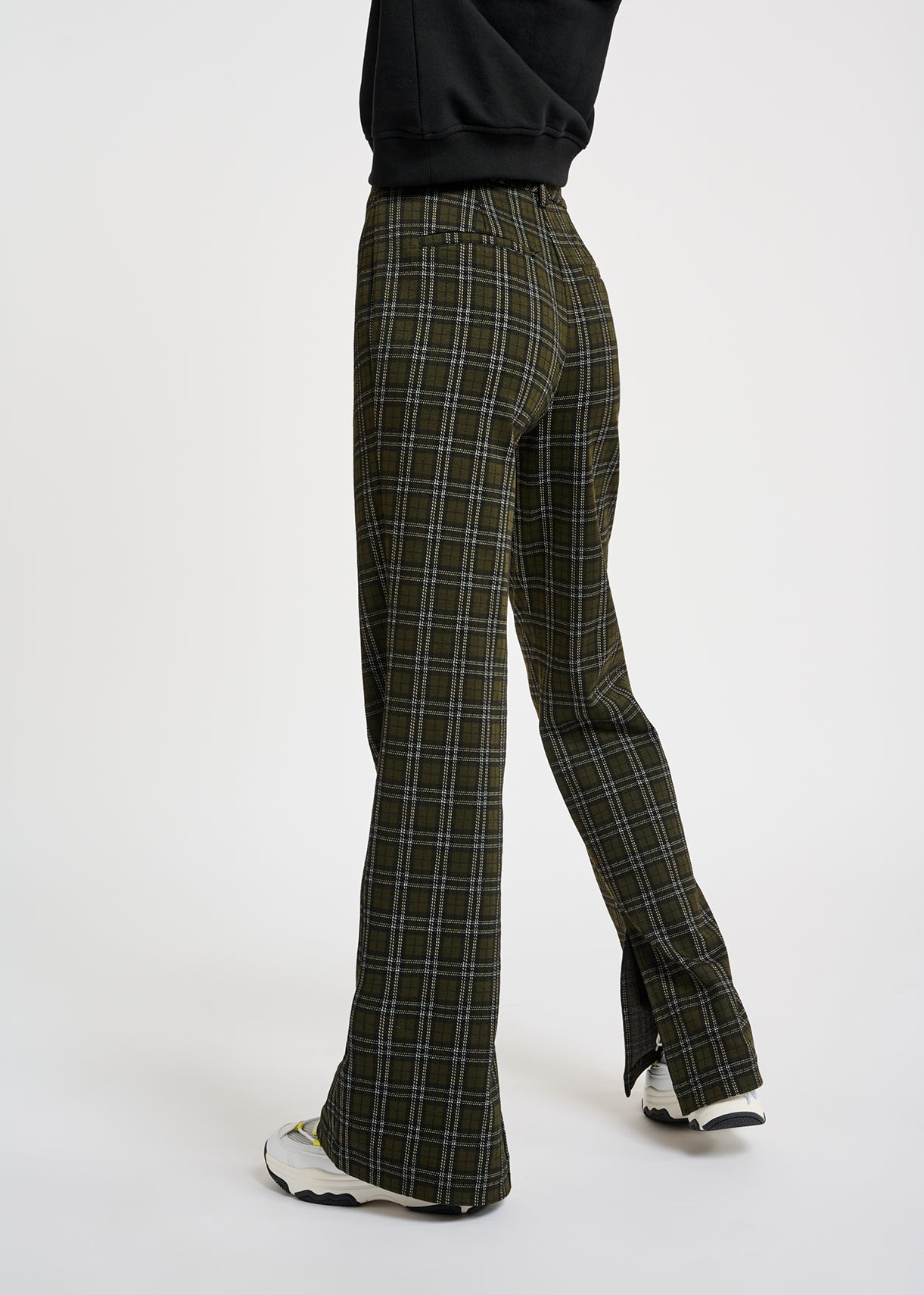 Pantalon kaki à carreaux RE—SSENTIEL | Essentiel second hand