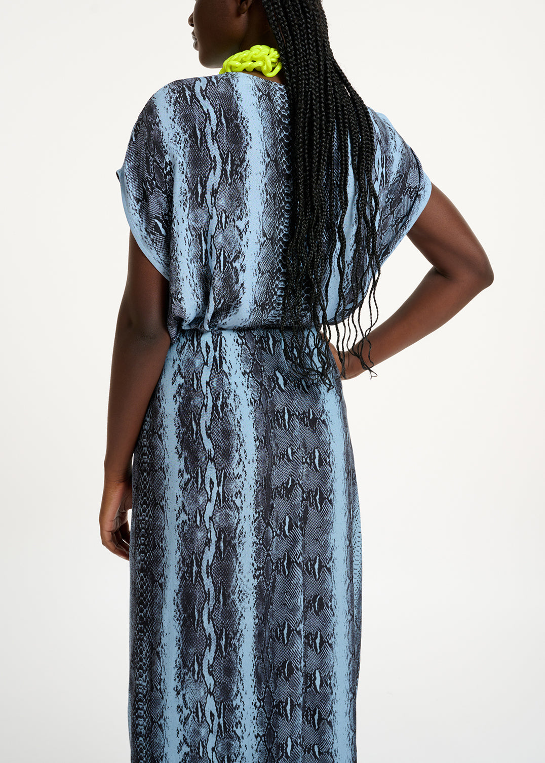 Top à  manches courtes imprimé serpent noir et bleu RE—SSENTIEL | Essentiel second hand