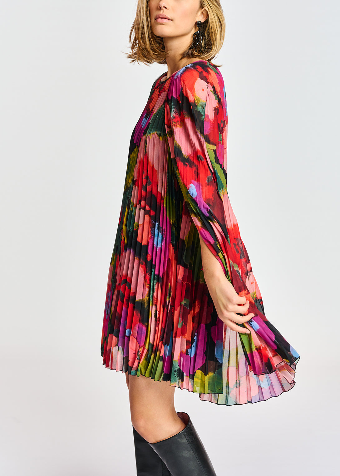 Assemble plissé cape dress RE—SSENTIEL | Essentiel second hand
