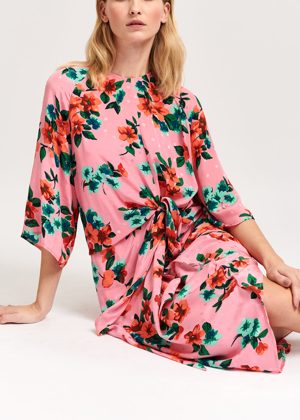 Robe midi rose en soie à fleurs et à pois RE—SSENTIEL | Essentiel second hand