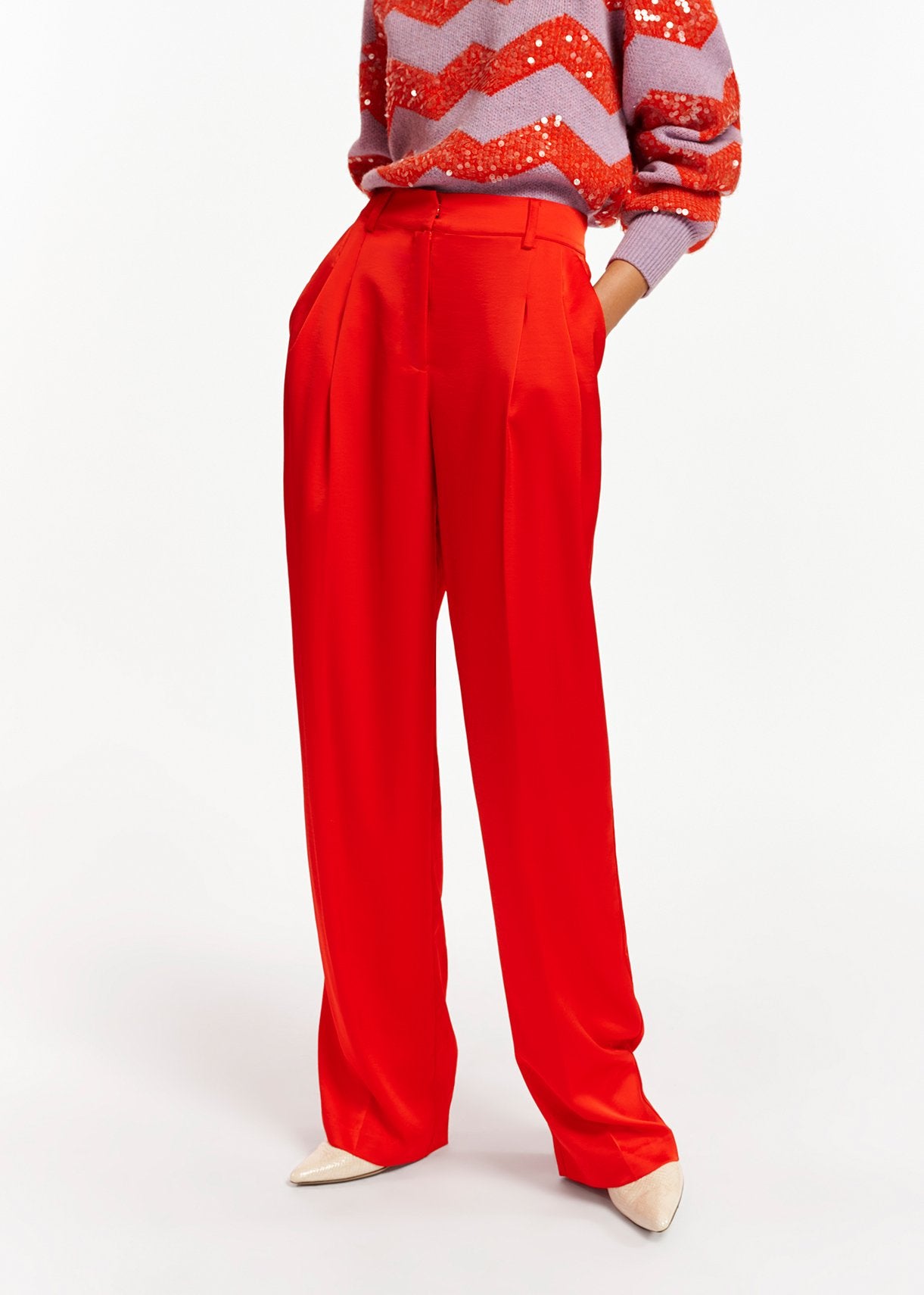 Red tapered-leg satin pants RE—SSENTIEL | Essentiel second hand