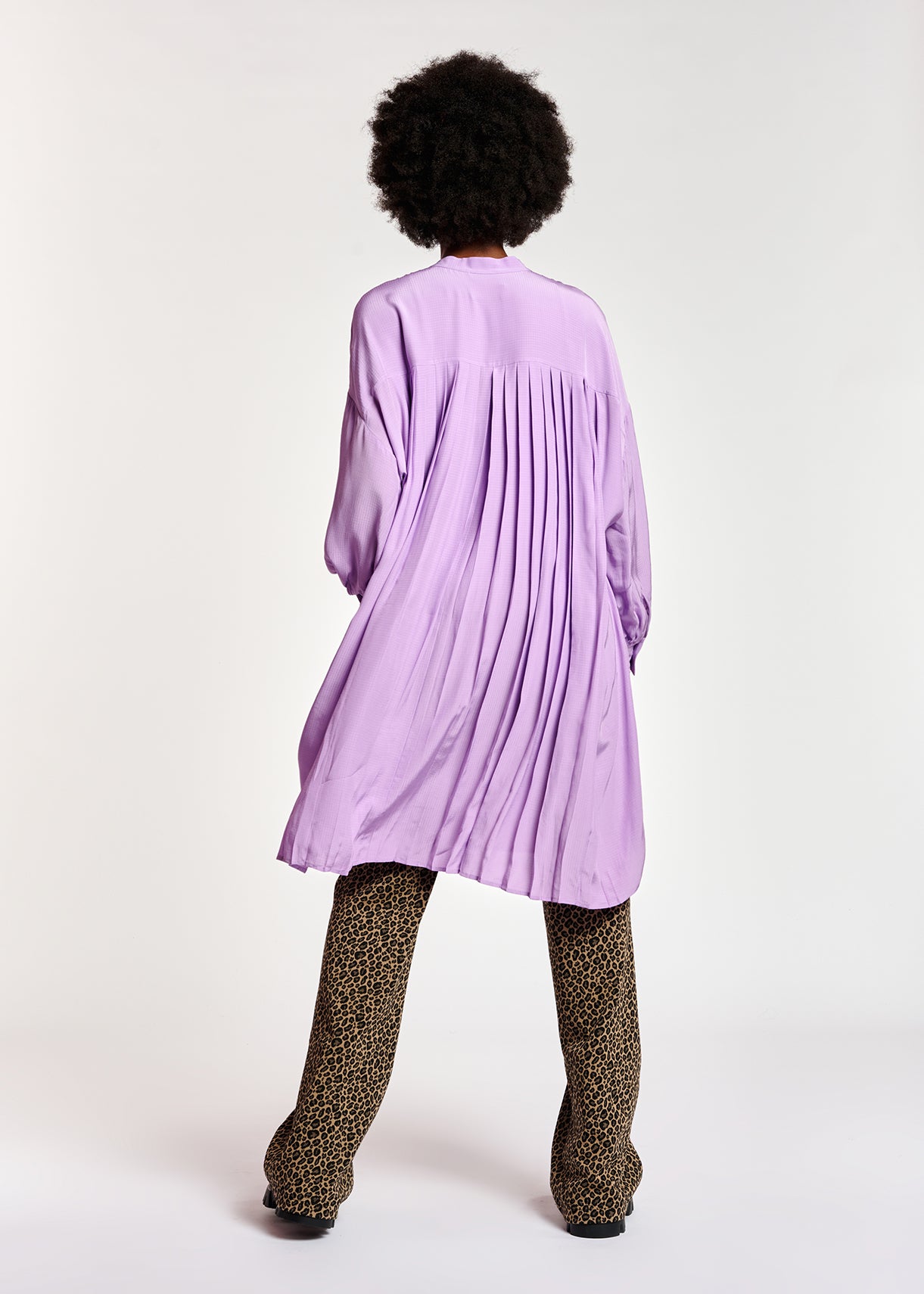 Lilac relaxed-fit shirt dress with plissé backside RE—SSENTIEL | Essentiel second hand