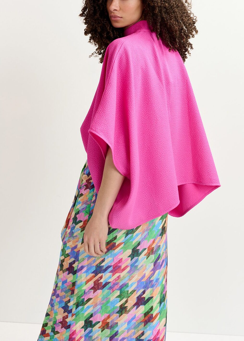 Fuchsia oversized top met opstaande kraag RE—SSENTIEL | Essentiel second hand
