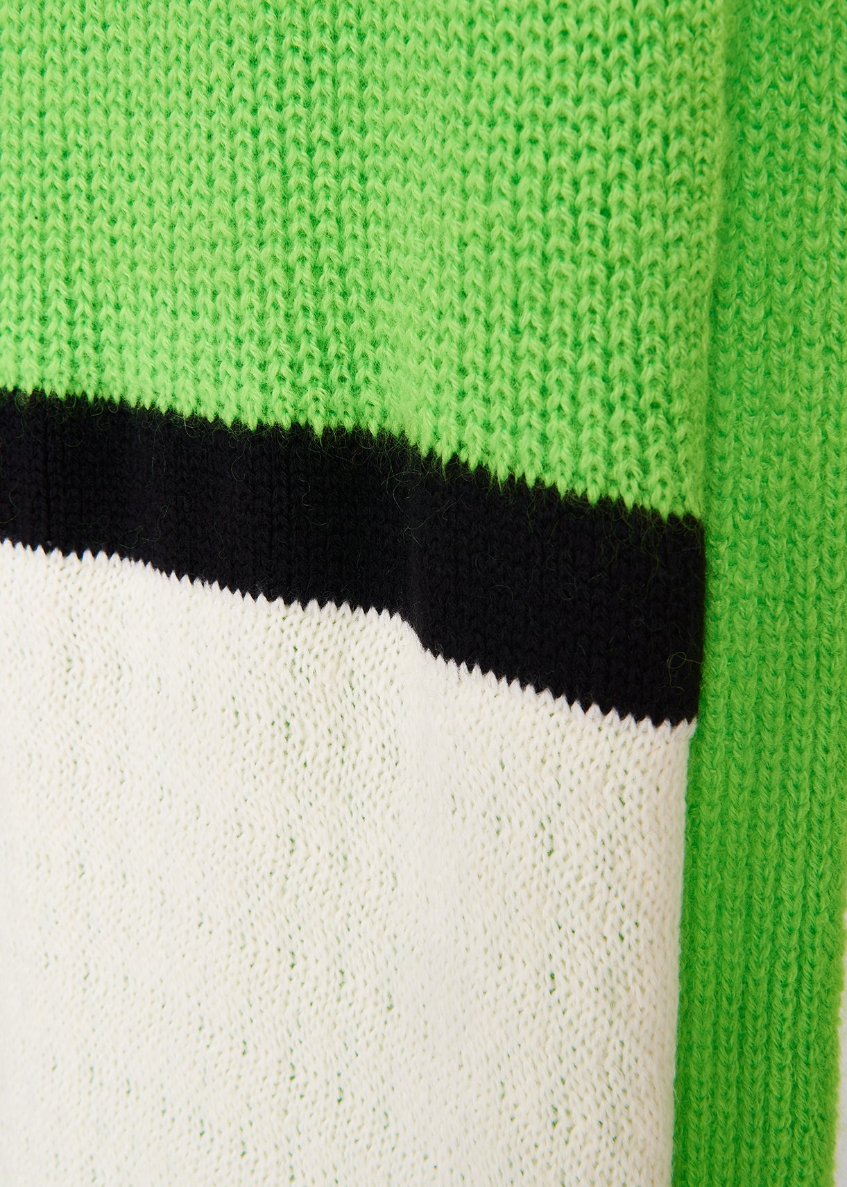 White and green two stitch knit scarf RE—SSENTIEL | Essentiel second hand
