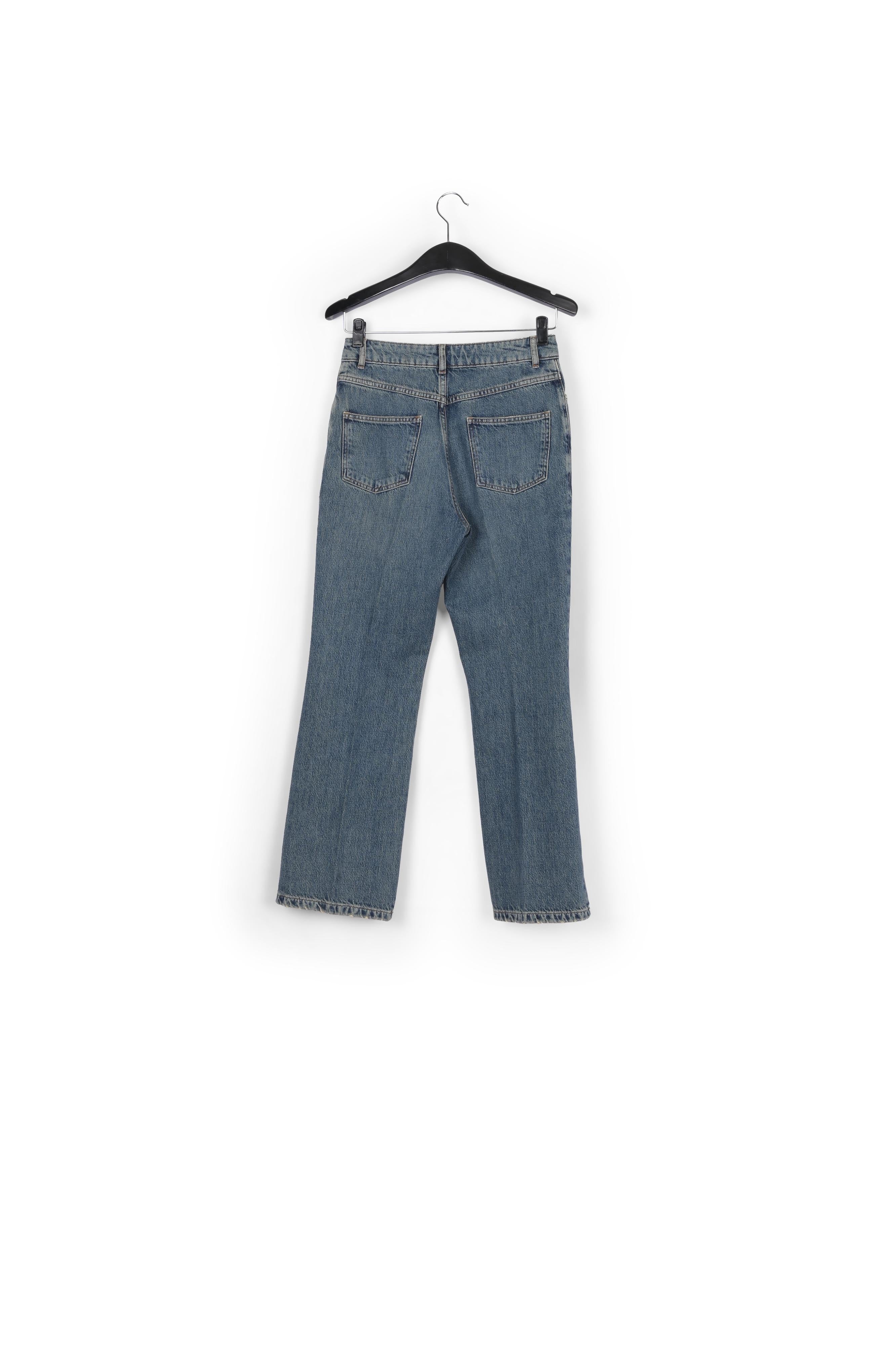 Jean bleu aux jambes évasées RE—SSENTIEL | Essentiel second hand