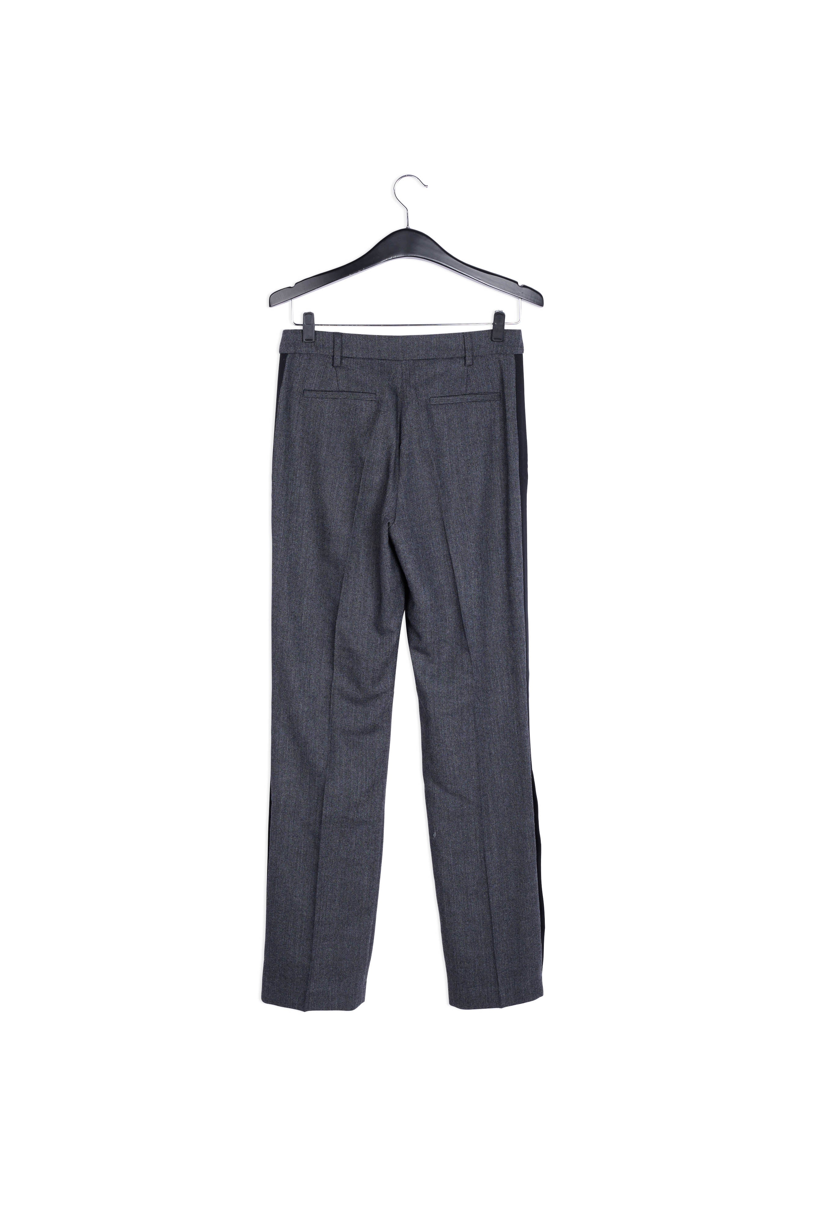 Pantalon gris foncé en laine mélangée avec bande contrastante RE—SSENTIEL | Essentiel second hand