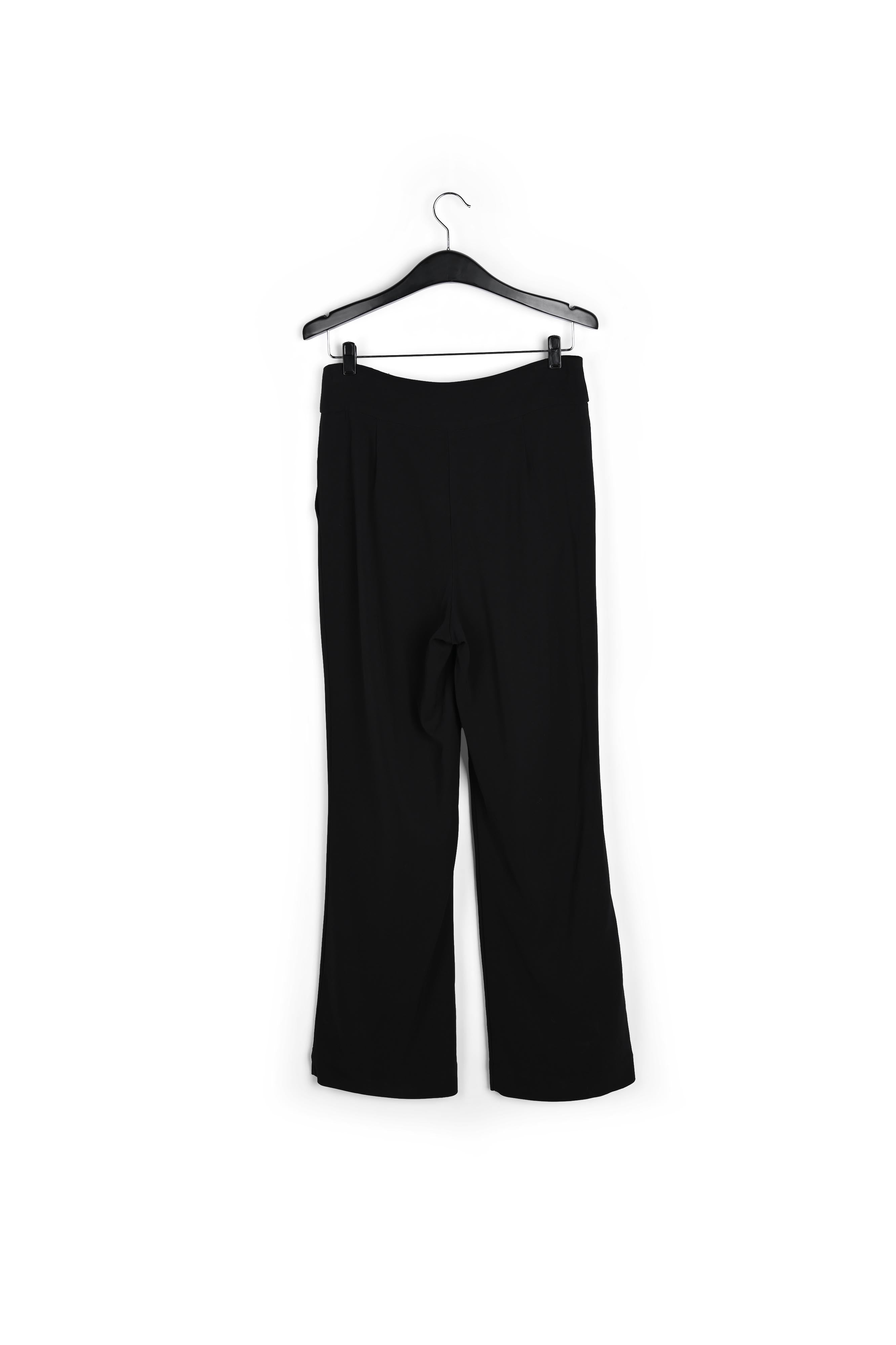 Zwarte rechte broek van viscose-satijn RE—SSENTIEL | Essentiel second hand