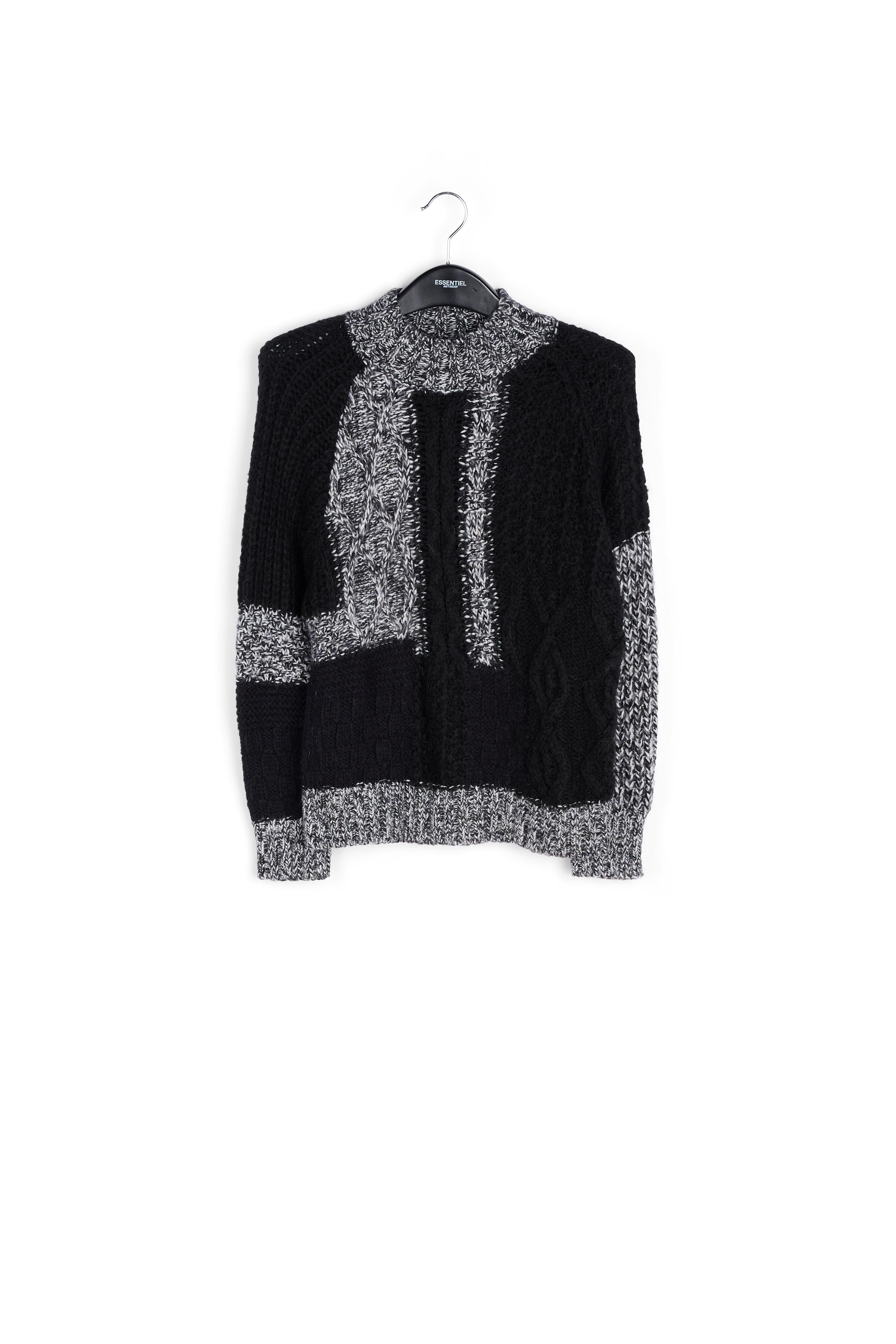 Black and white knit sweater RE—SSENTIEL | Essentiel second hand
