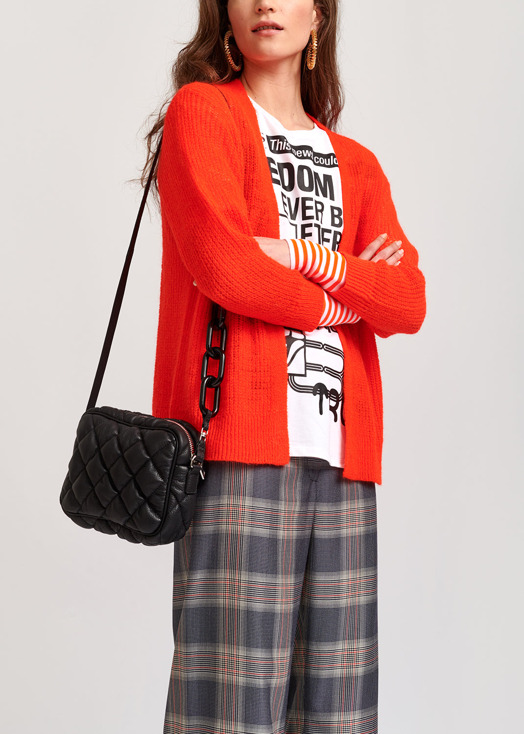 Cardigan maille côtelée orange aux manchettes rayées fluo RE—SSENTIEL | Essentiel second hand