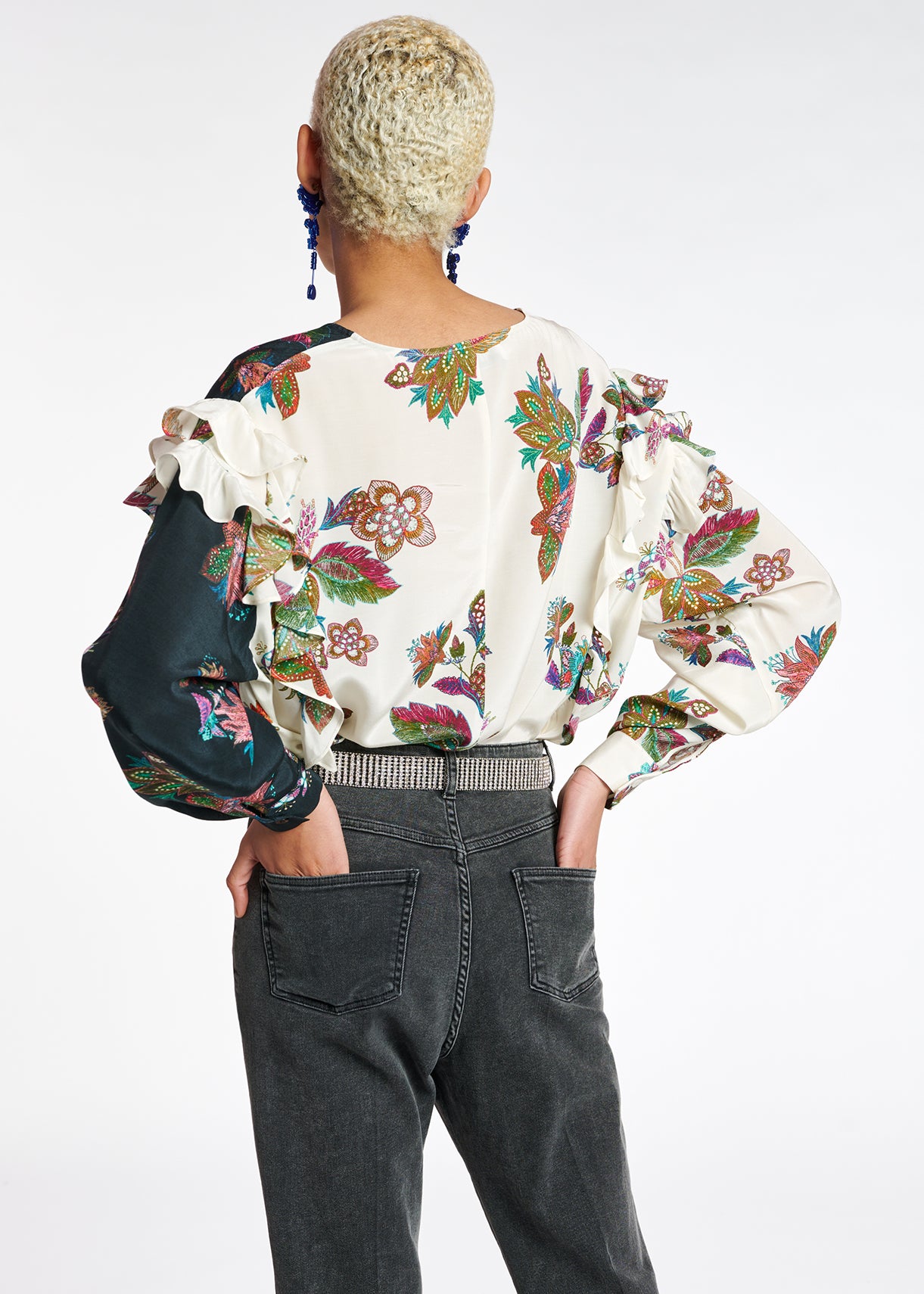 Zwart en witte top met bloemenprint RE—SSENTIEL | Essentiel second hand