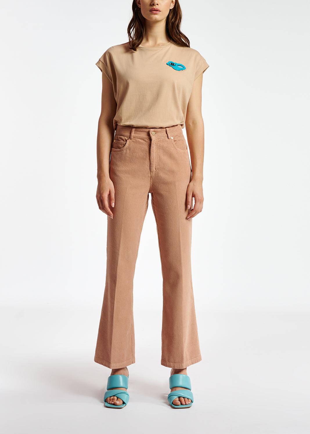 Vintage roze fluwelen broek met uitlopende pijpen RE—SSENTIEL | Essentiel second hand