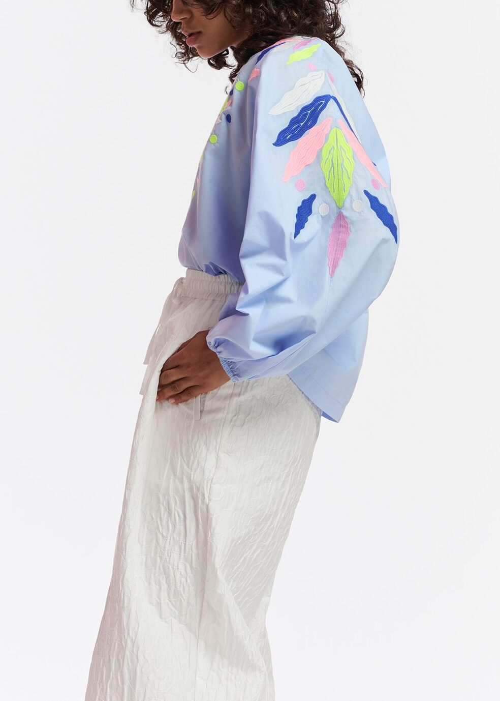 Top en coton bleu clair à broderies RE—SSENTIEL | Essentiel second hand