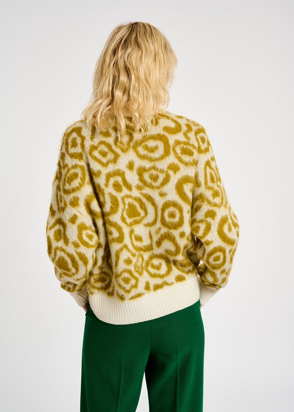Ochre and off-white leopard-print knit sweater RE—SSENTIEL | Essentiel second hand