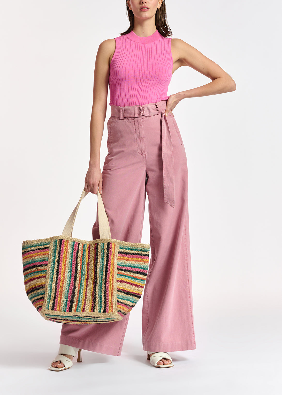 Aansluitende ribgebreide top in fluoroze RE—SSENTIEL | Essentiel second hand