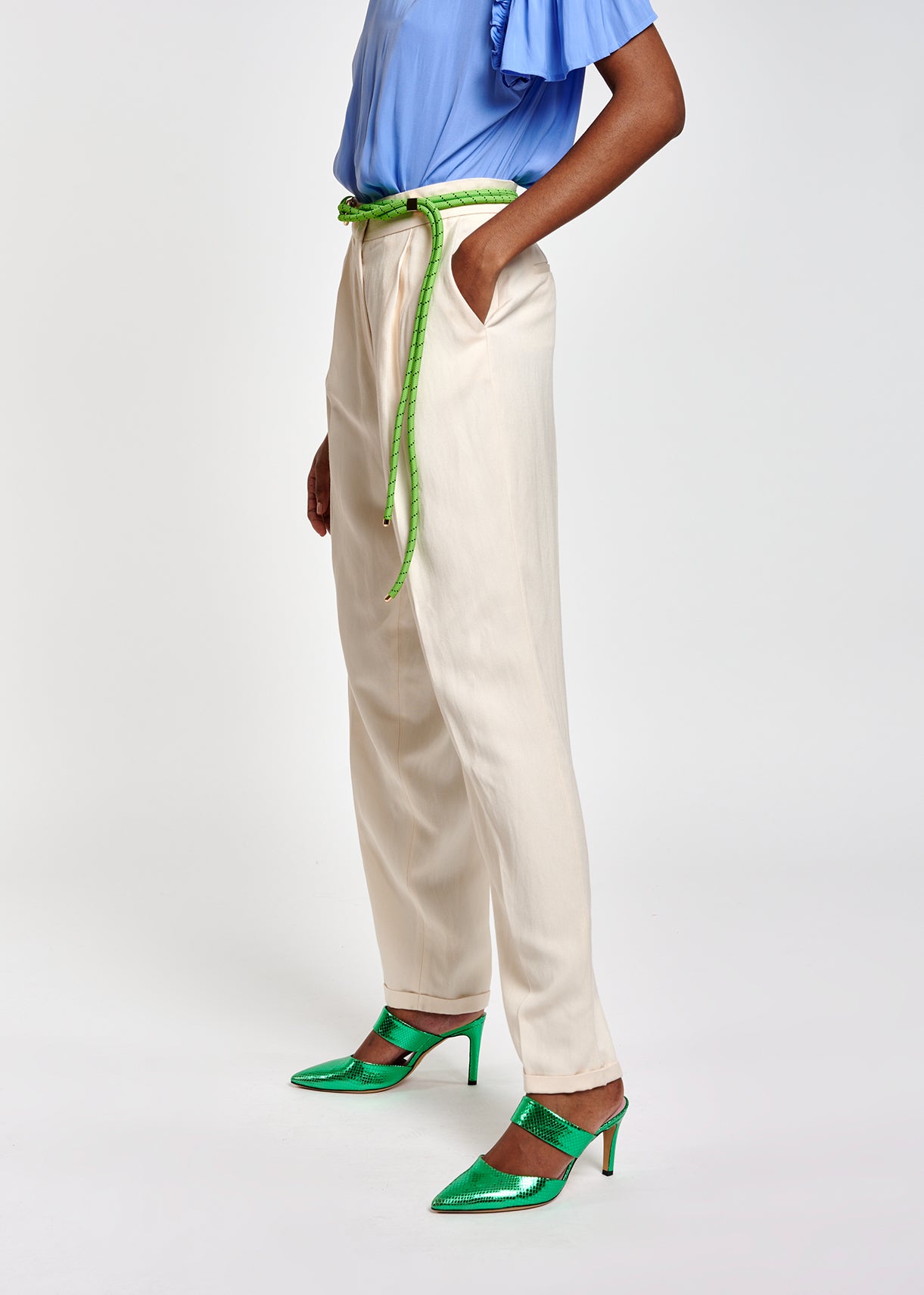 Off-white tailored mid-rise pants RE—SSENTIEL | Essentiel second hand