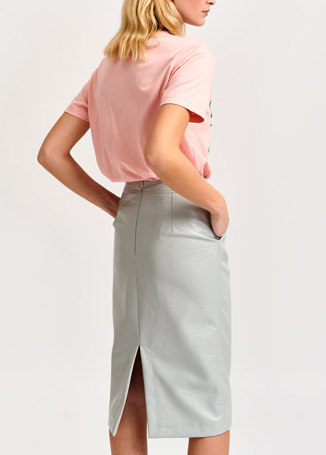 Grey faux patent-leather pencil skirt RE—SSENTIEL | Essentiel second hand