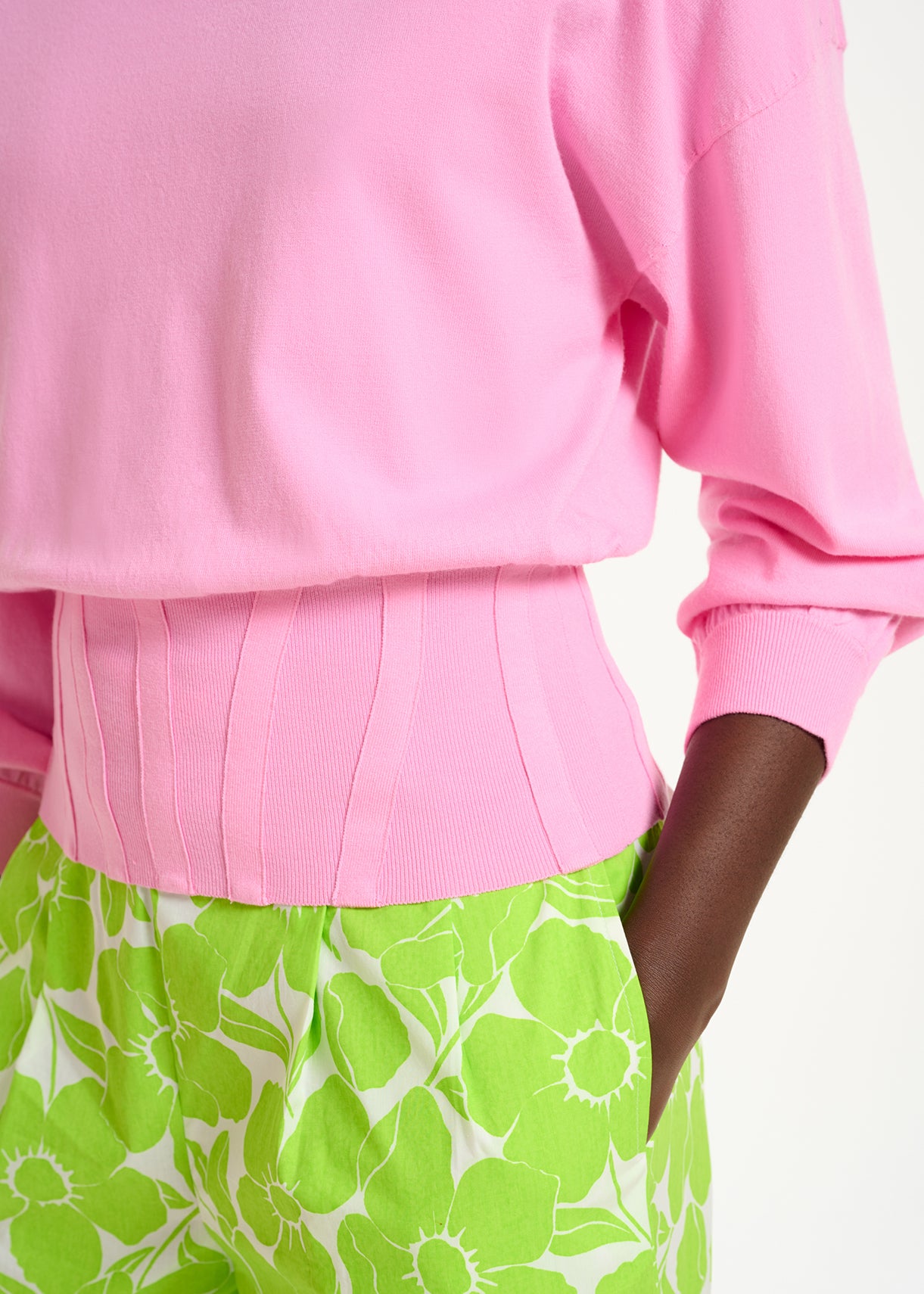 Pull rose clair à taille cintrée RE—SSENTIEL | Essentiel second hand