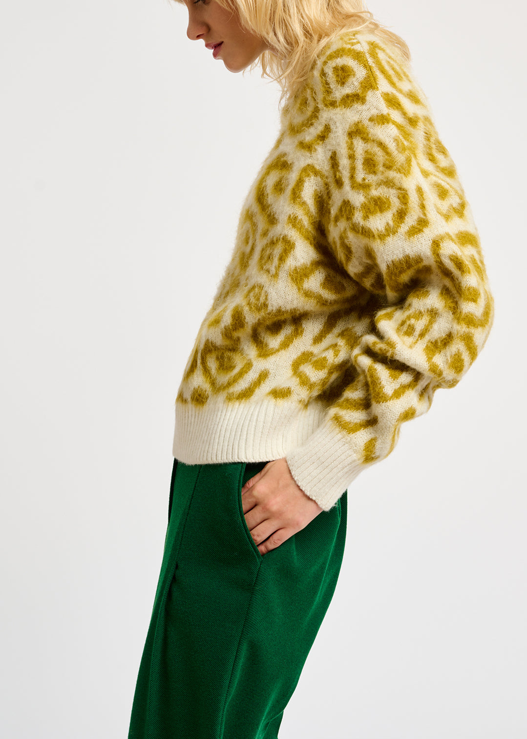 Ochre and off-white leopard-print knit sweater RE—SSENTIEL | Essentiel second hand