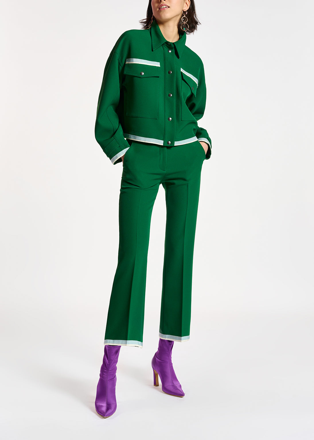 Pantalon vert foncé aux jambes évasées RE—SSENTIEL | Essentiel second hand