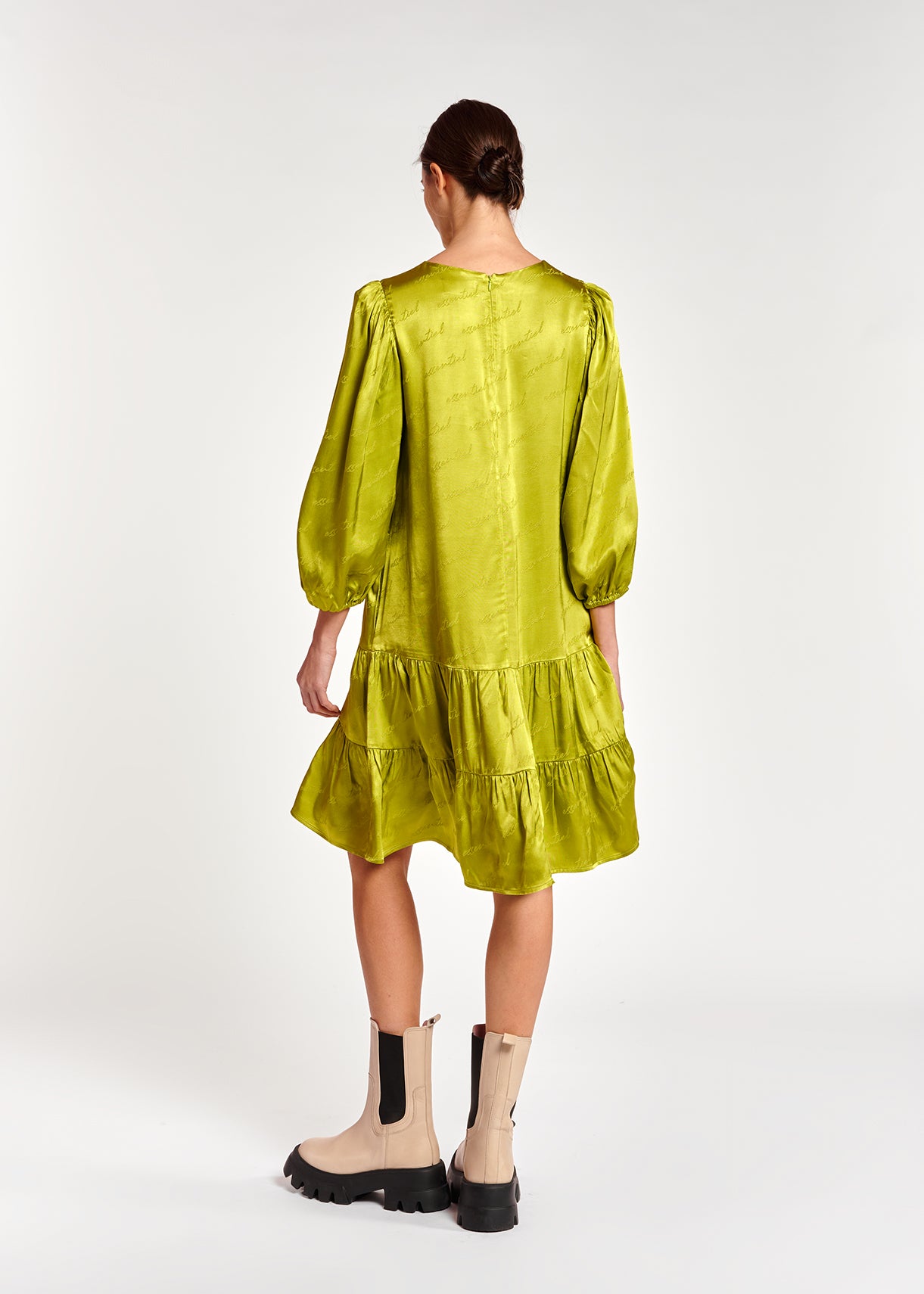 Limoengroene mini-jurk van satijnen jacquard RE—SSENTIEL | Essentiel second hand