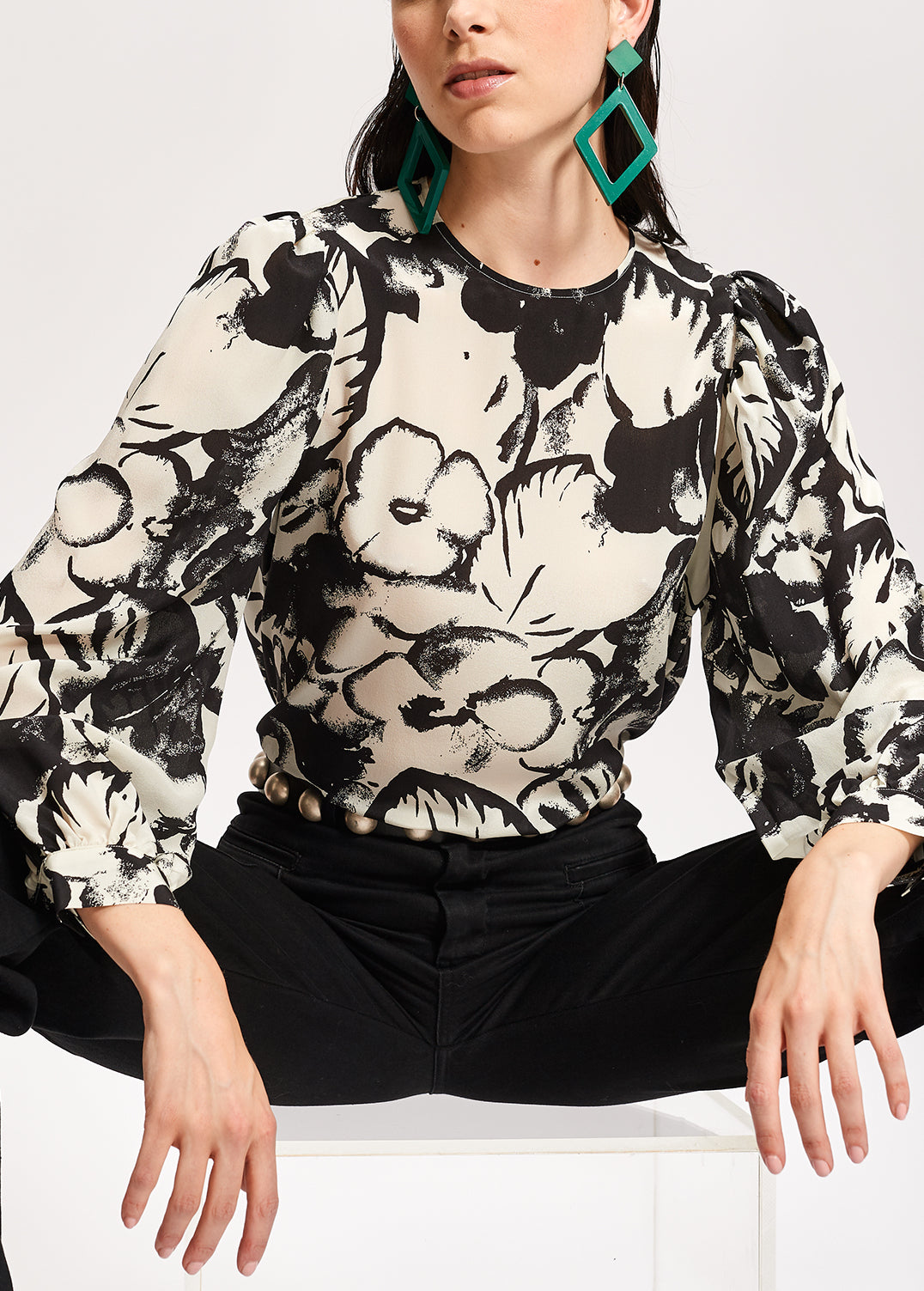 Gebroken witte zijden blouse met botanische print RE—SSENTIEL | Essentiel second hand